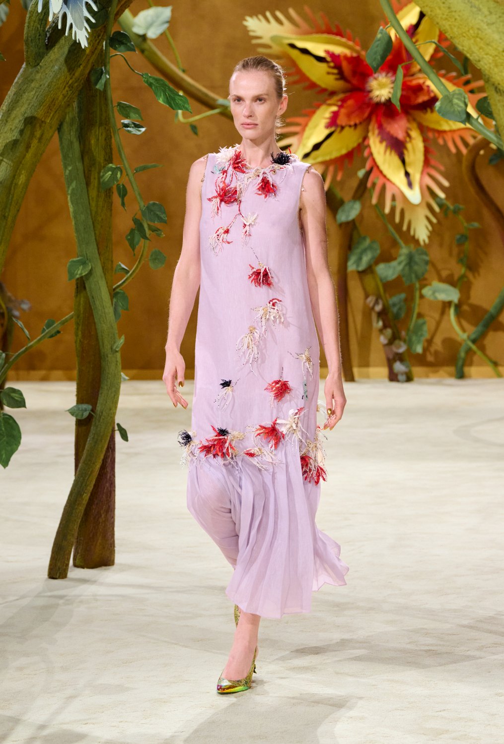 chanel_fall-winter-2026-haute-couture-look-10-HD.jpg