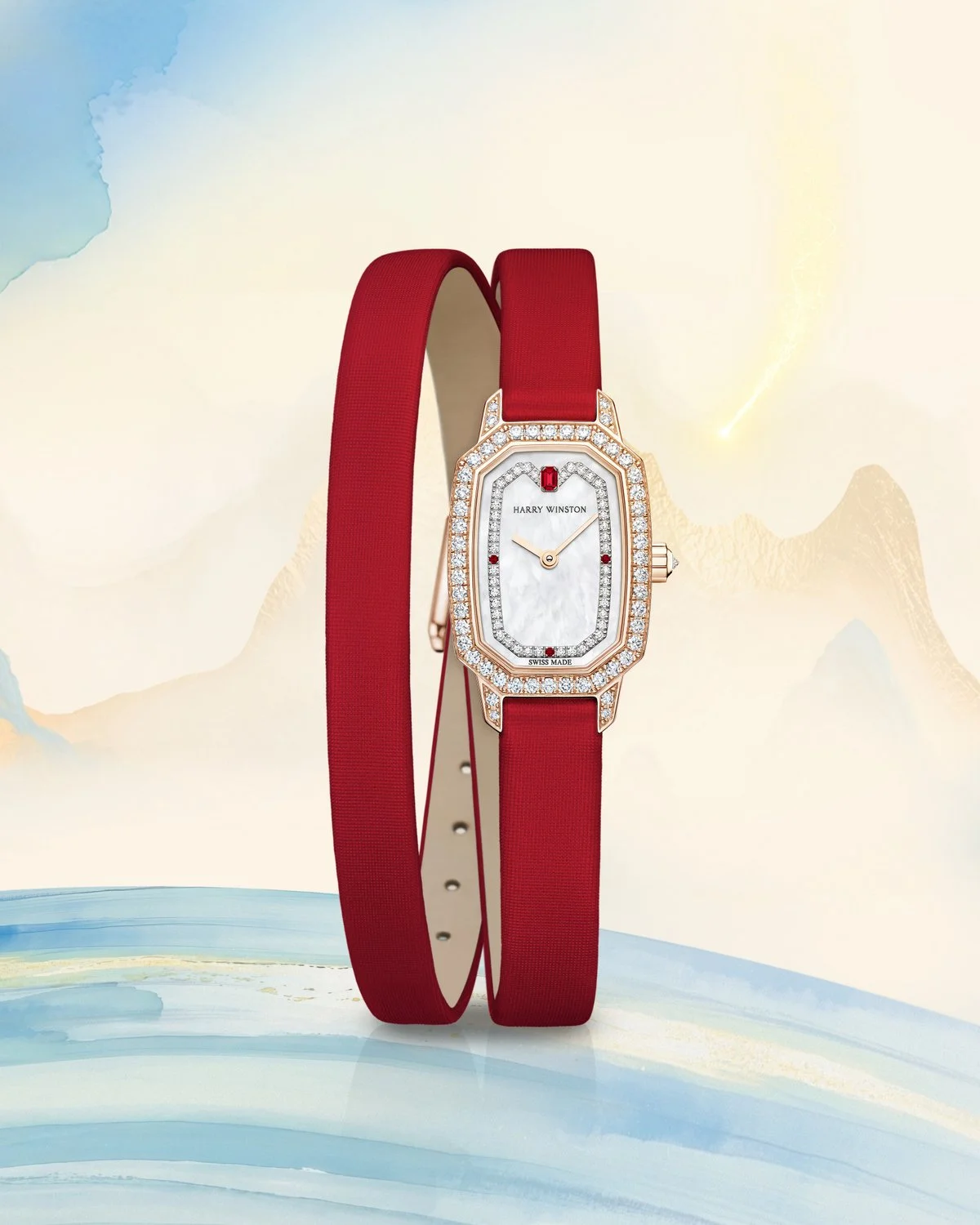 海瑞温斯顿 Emerald 印记系列腕表｜

珍珠母贝温润流转，钻石环簇闪耀。以经典祖母绿轮廓，定格节日里的优雅与恒久光芒。