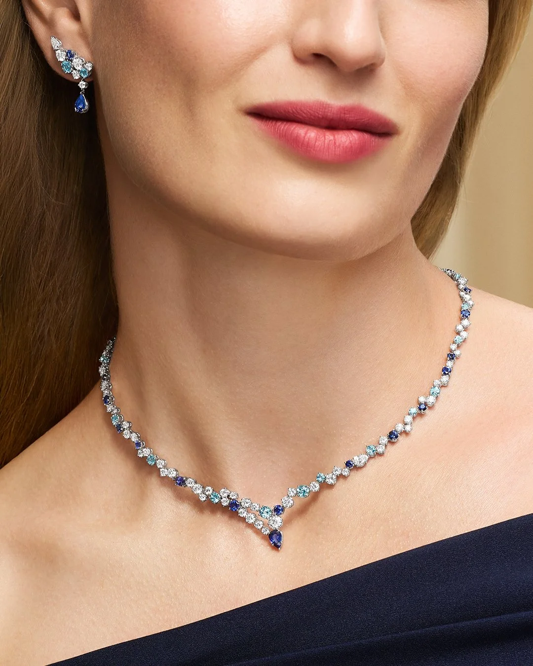 Sparkling Cluster蓝宝石、海蓝宝石和钻石项链、耳环