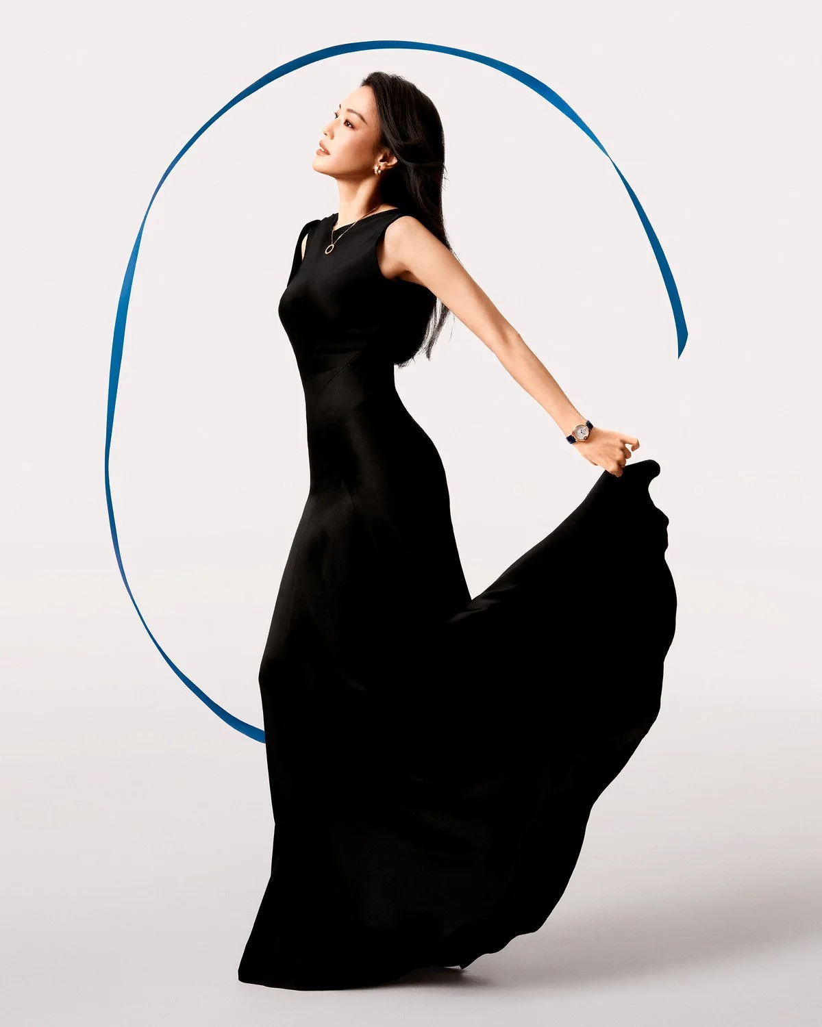 卡地亚全球形象大使舒淇/卡地亚蓝气球手表