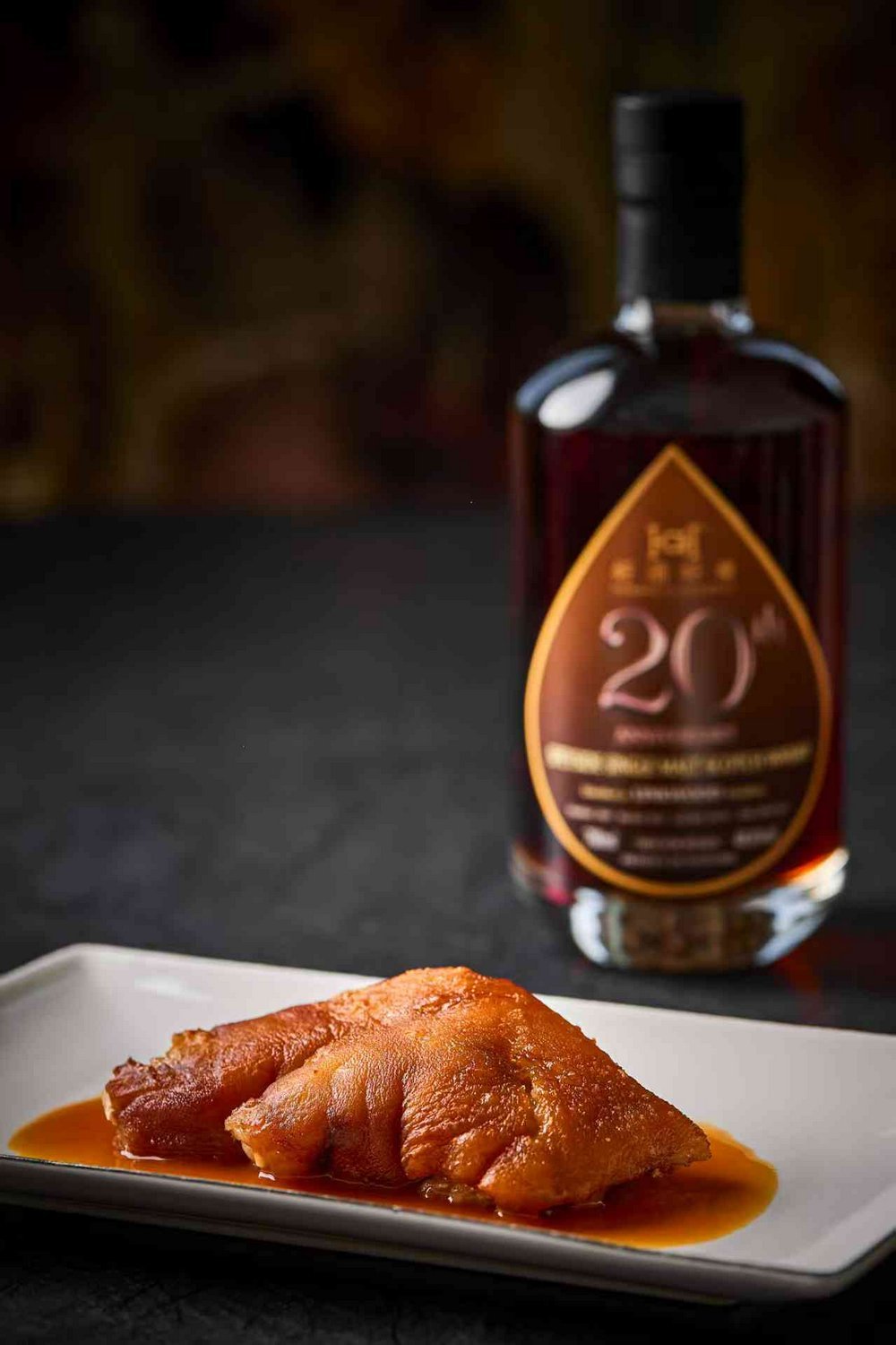 🥢 广州 · 好酒好蔡｜
脆皮猪手：
外皮酥脆，内里软糯胶质丰厚，咸香与油润层层递进，期待更利落的收束。