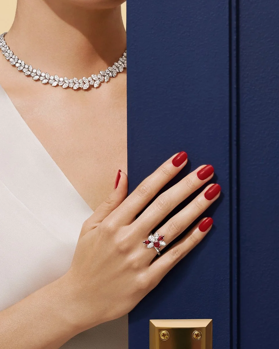 Winston Cluster花环钻石项链、红宝石和钻石戒指