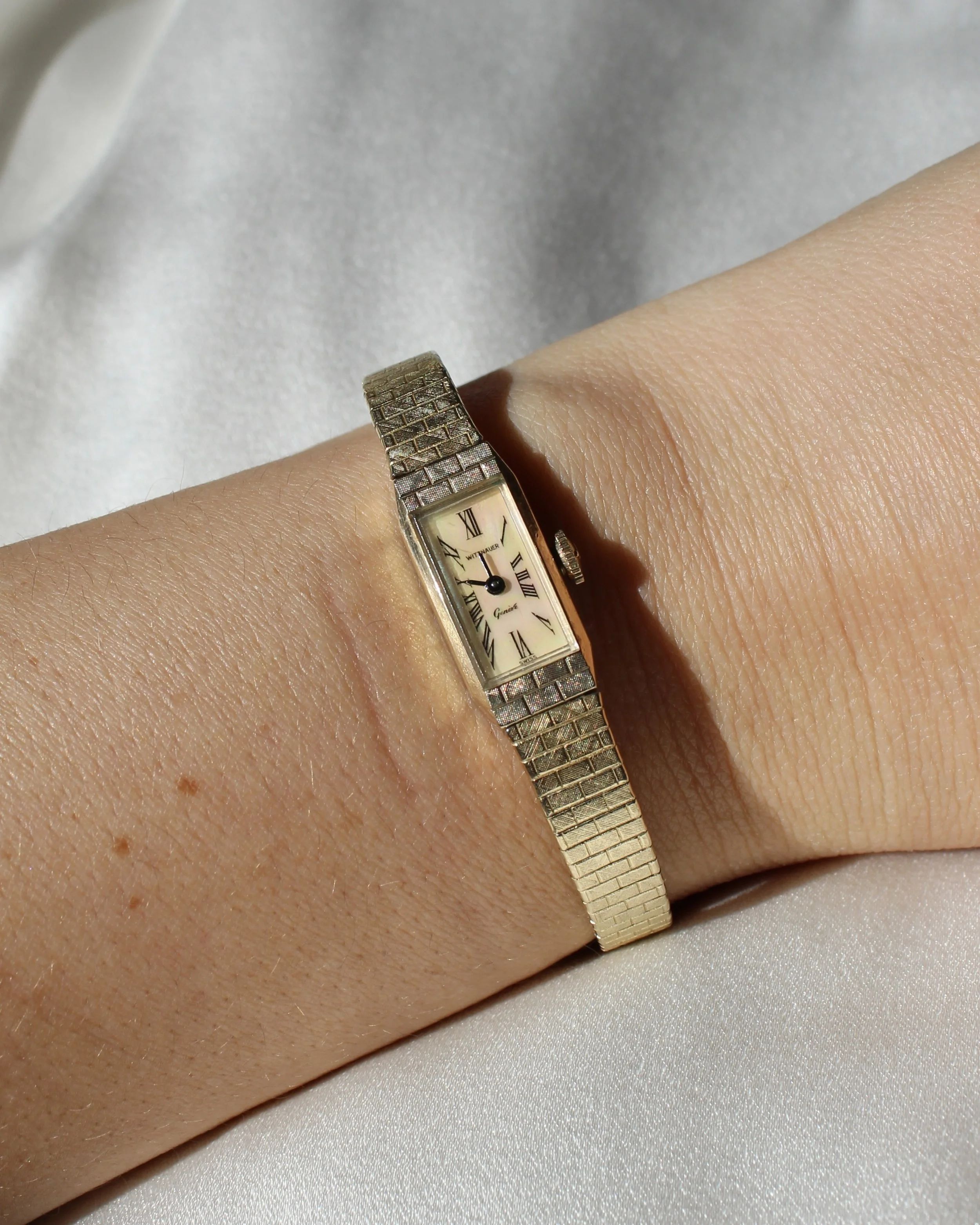 1960s Wittnauer Mother of Pearl Dial