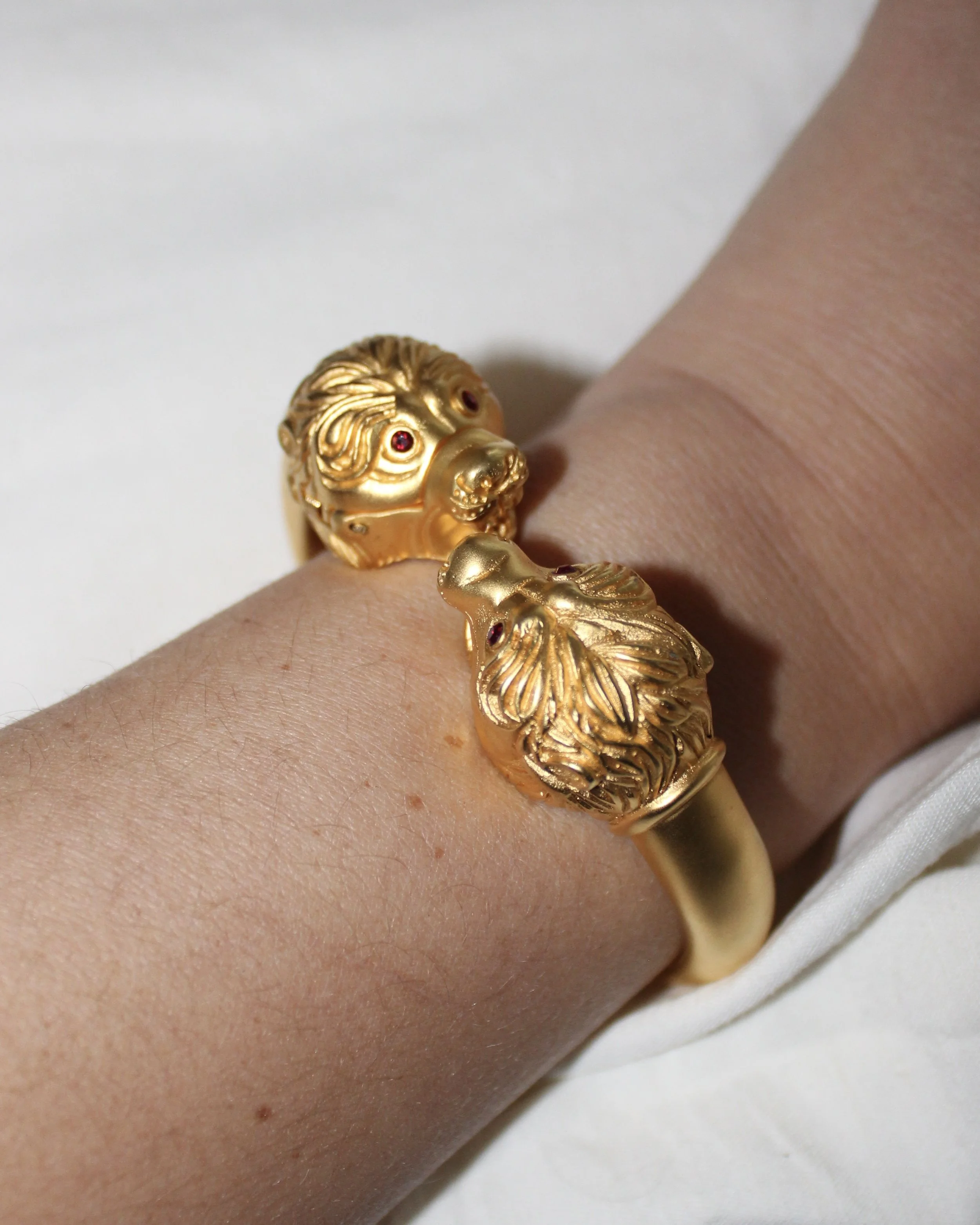 Metropolitan Museum Of Art Lion Head Peek-A-Boo Watch w/ Ruby Eyes