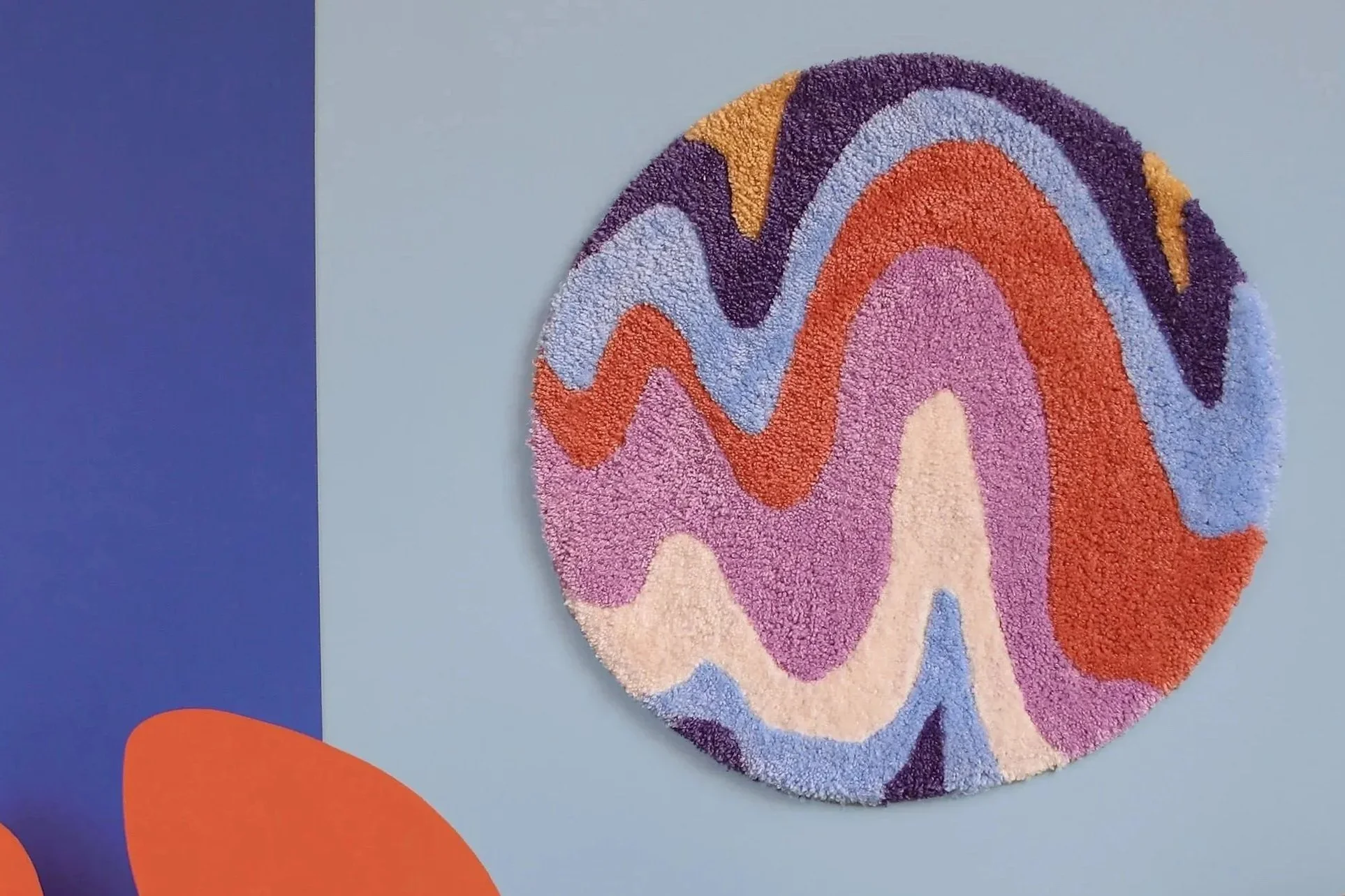 Suspendre son tapis tufté !