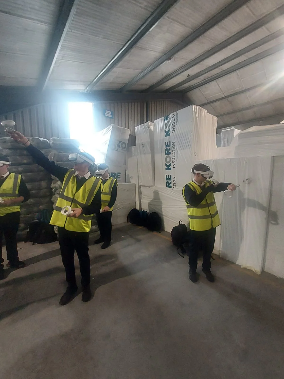 Students_Learn_Home_Energy_Upgrade_With_Virtual_Reality.jpeg
