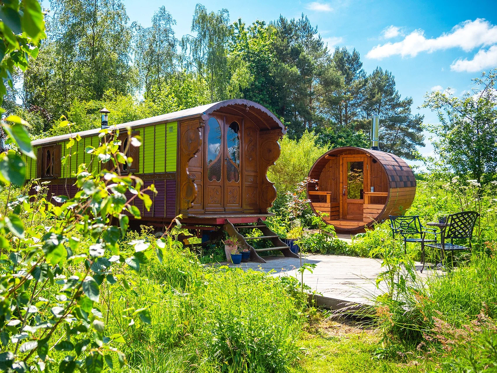 Roulotte tucked into a meadow with an eco sauna to relax and unwind in