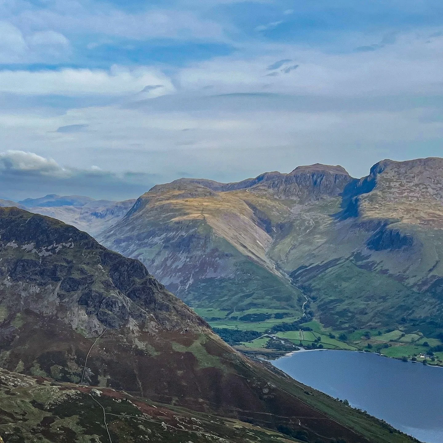 These Cumbrian Fells have got to offer some of the finest views in all of The Lake District! This was another special day (I do love September weather) where a later start saw us miss the crowds and be able to properly savour the summit views and ser