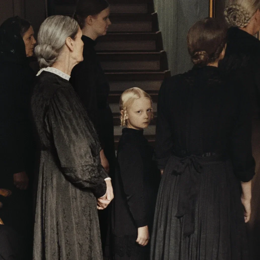 “Sound of Falling” is a Masterclass in Generational Echoes of Memories