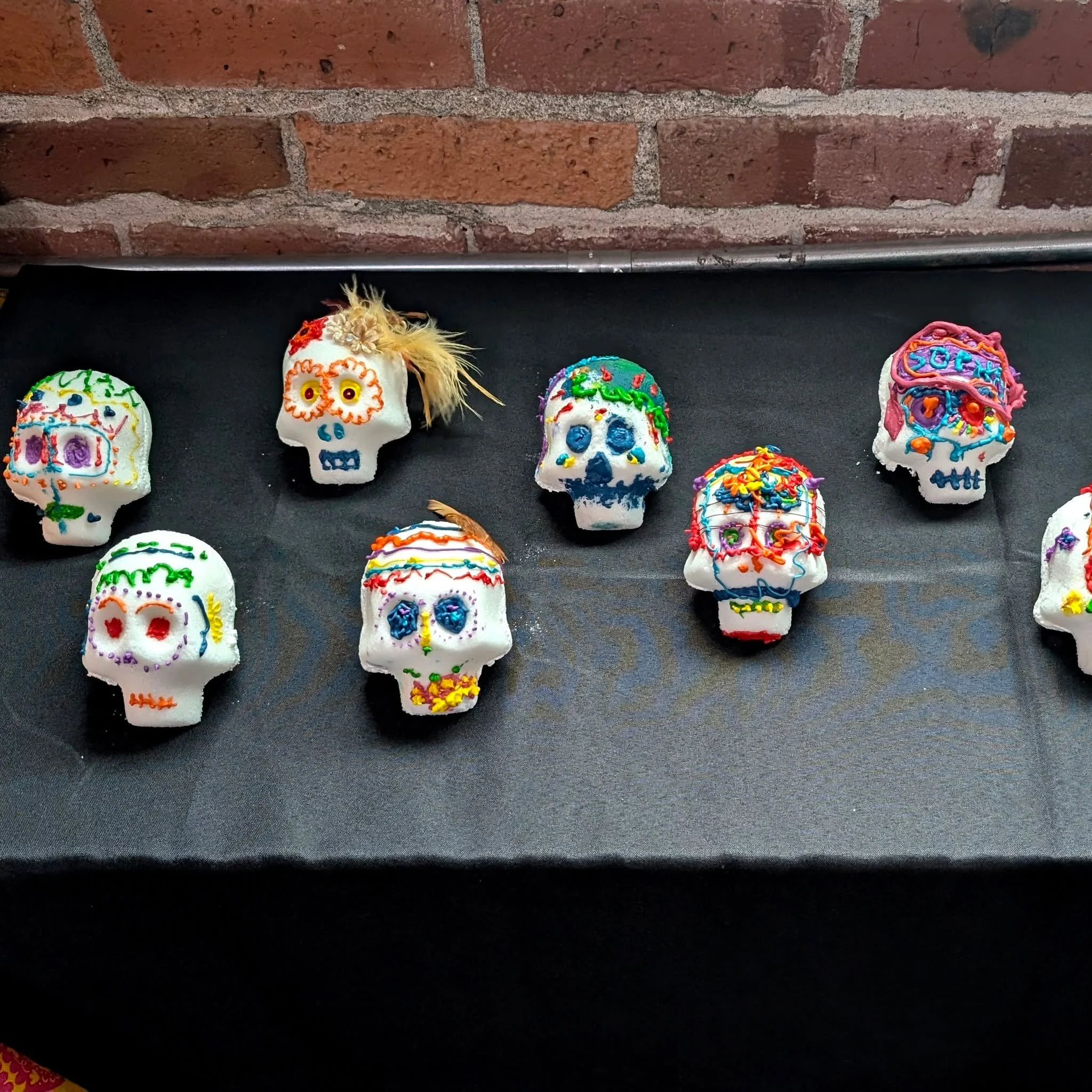 We had a meaningful day of learning to celebrate D&iacute;a de los Muertos thanks to our community members who shared their traditions with our school. Students decorated calaveras (sugar skulls) and brought in pictures of those they wanted to rememb