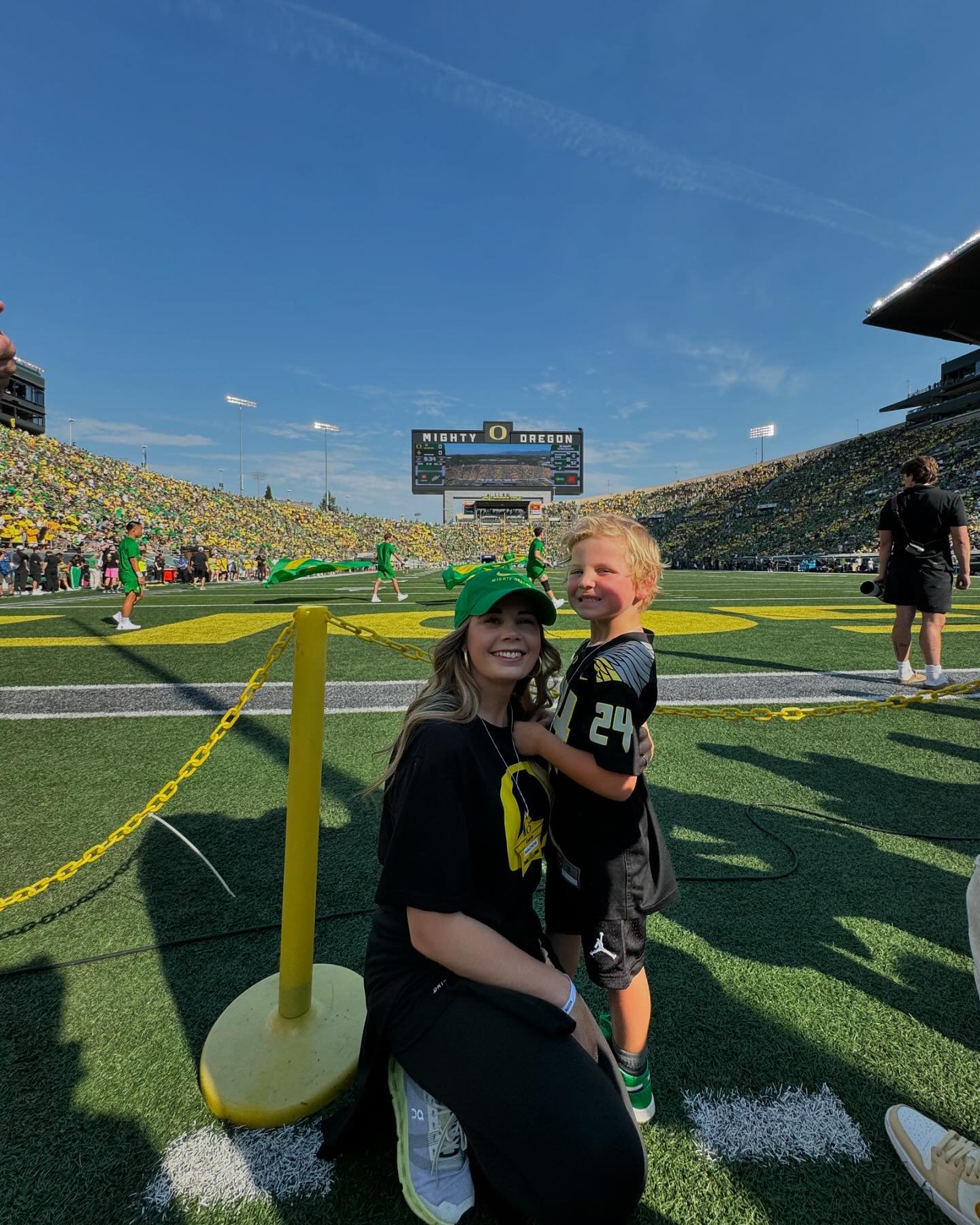 Saturdays are for the boys&hellip;. And Mom 😉 

#Autzen #Eugene #eugeneoregon #oregonfootball #uofo