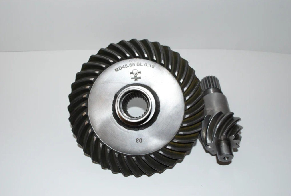 turner-billet-rear-differential-ring-and-pinion-for-g2-xmr.jpg