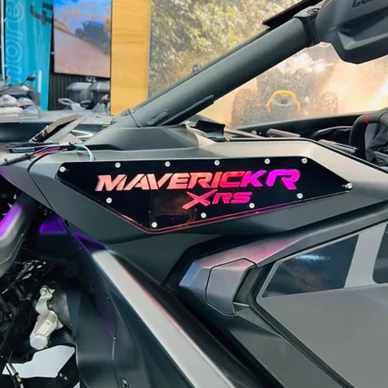 am-custom-badges-can-am-maverick-r-2.jpg