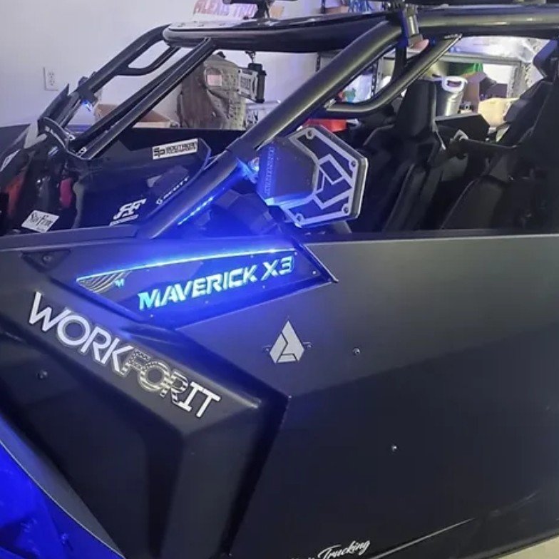 am-custom-badges-can-am-maverick-x3-3.jpg