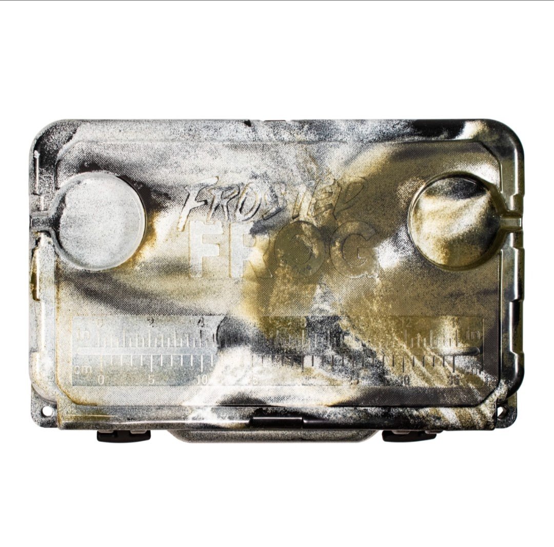 frosted-frog-20-qt-cooler-camo-desert-lid.jpg
