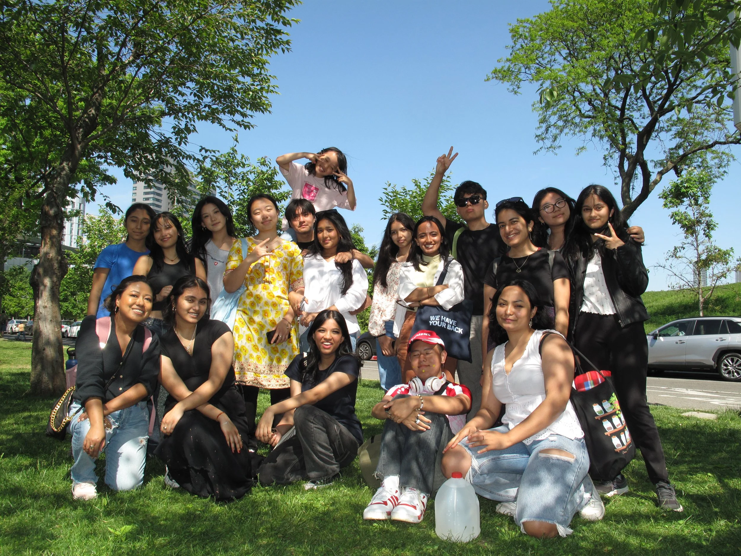 Our youth members are out for a summer picnic on Roosevelt Island. 