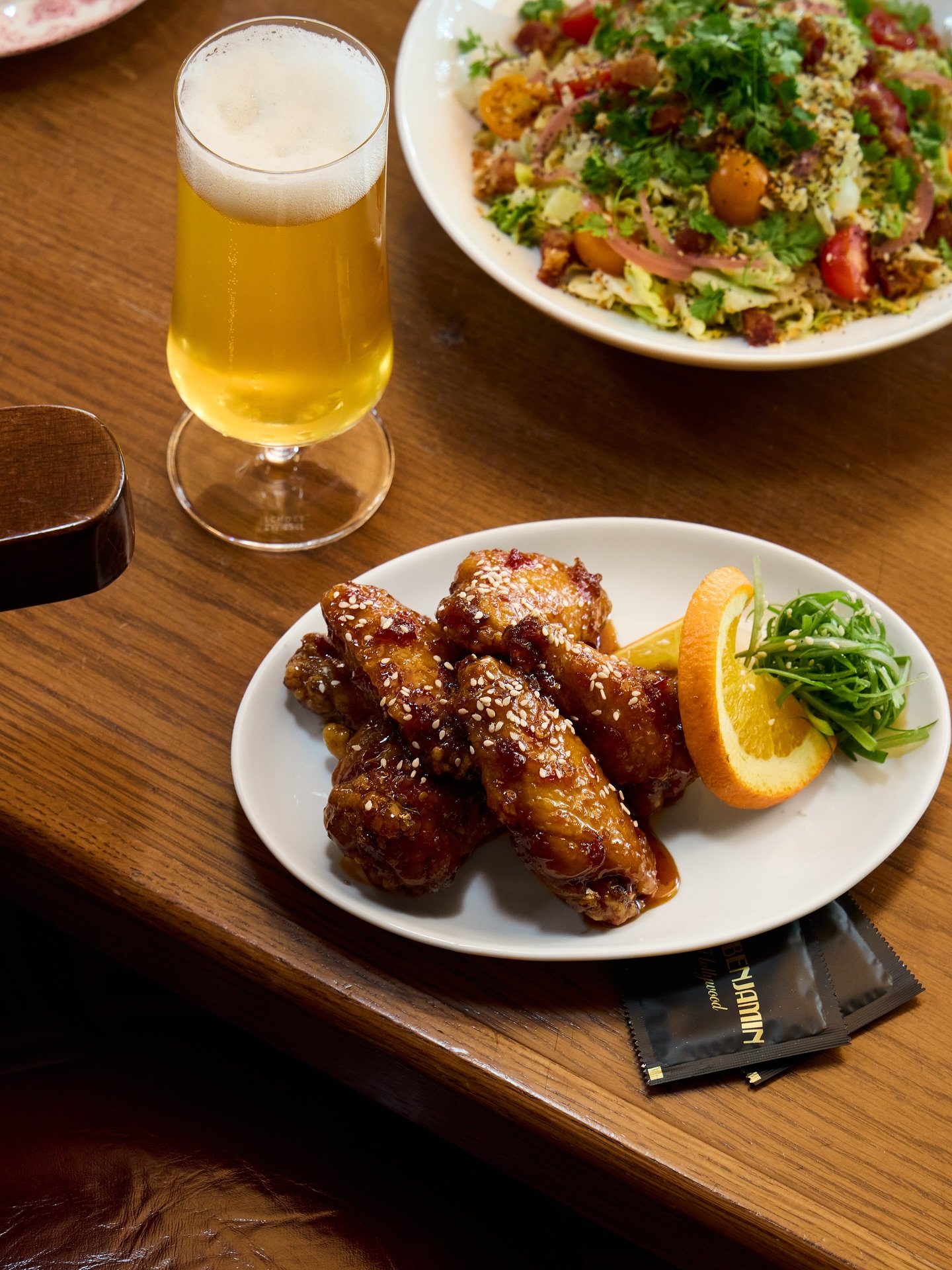 Memorial Day Mood 

An ice cold beer and an order of Orange Chicken Wings 🍗