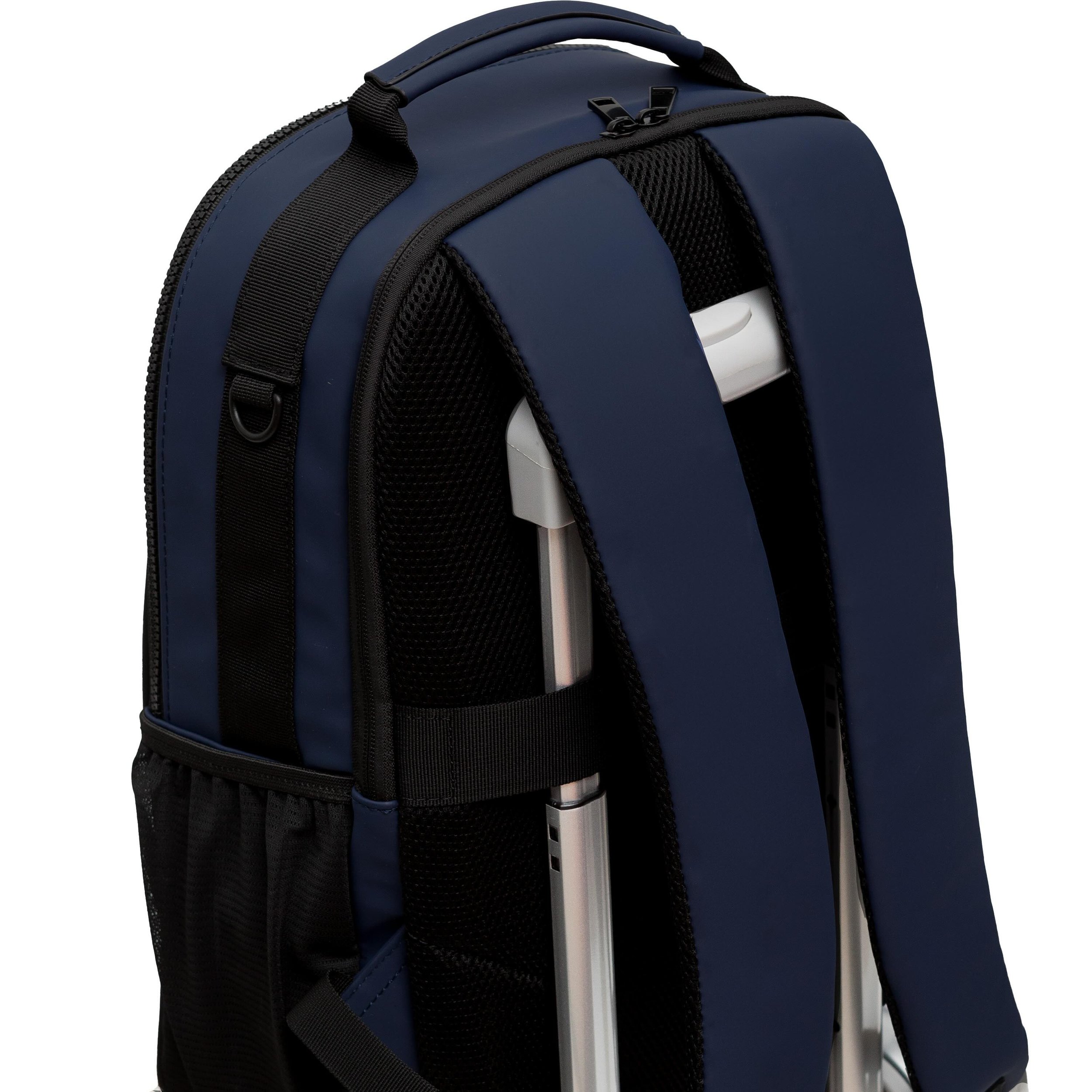 roam-lite-laptop-backpack-call-of-the-wild-4.jpg