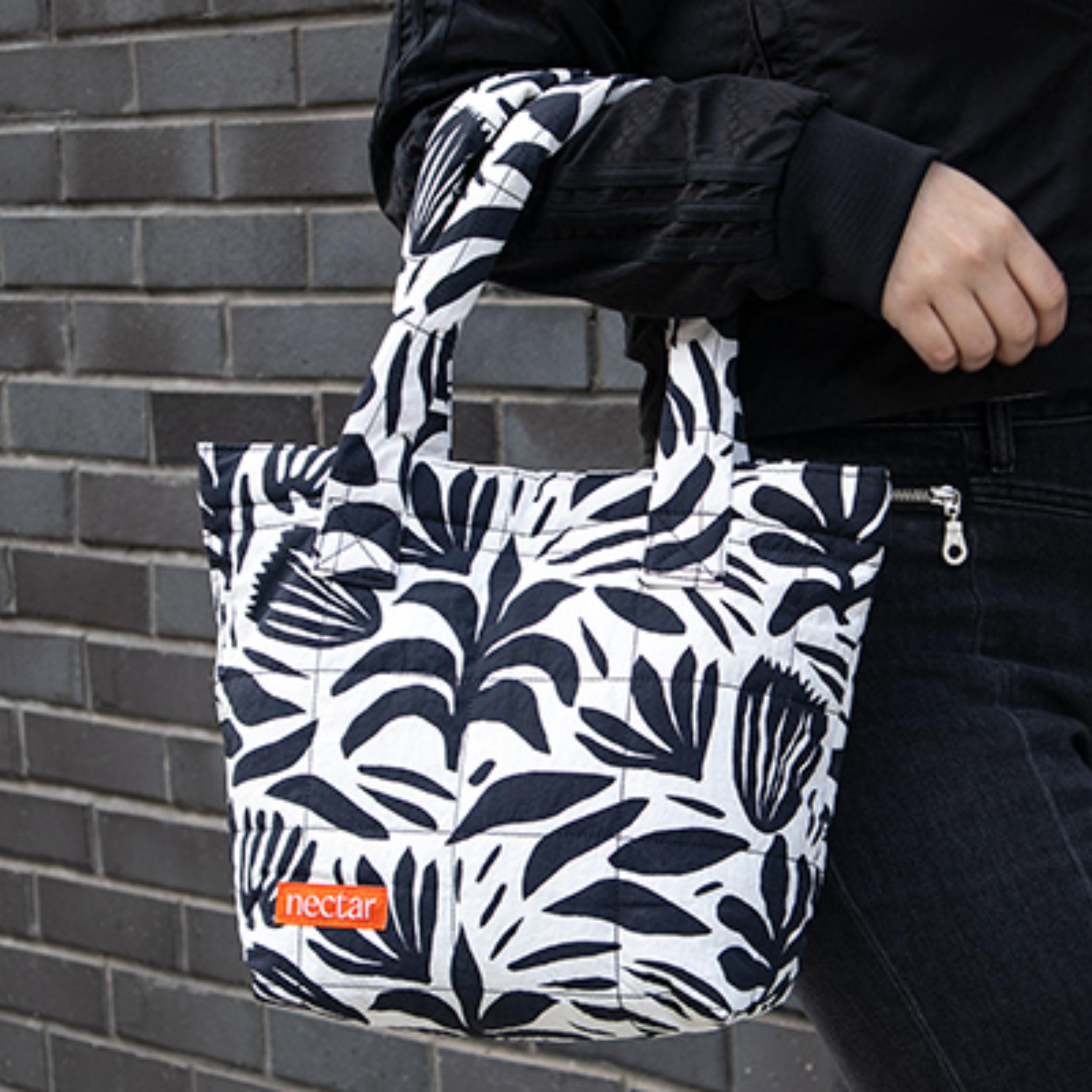 quilted-puffy-tote-custom-lqpt100-sqpt100 (2).png