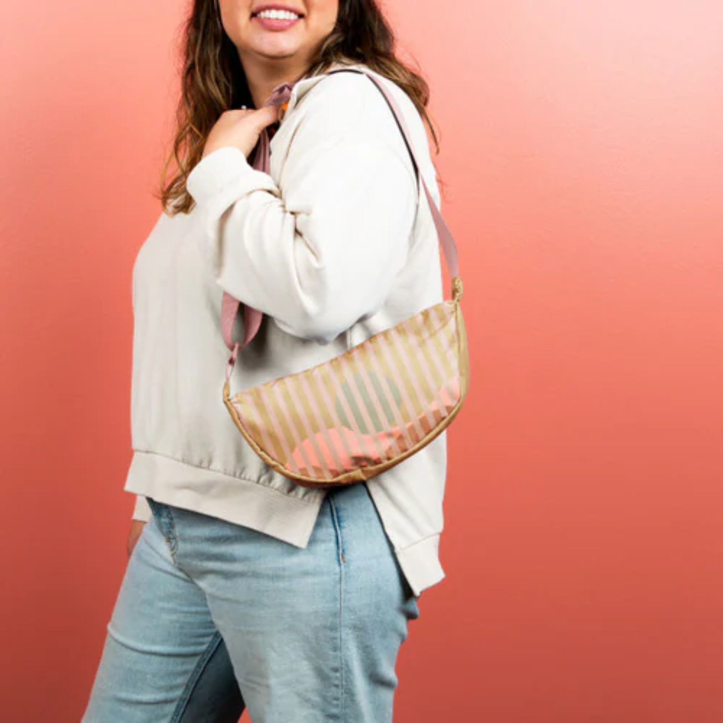 luna-sling-bag-full-color (2).png