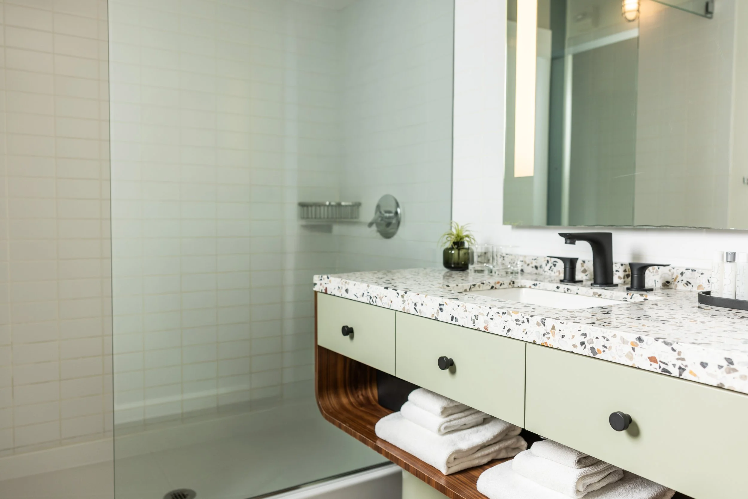061925_CanvasHotel_KathyTran_IMG_0312(E).jpg