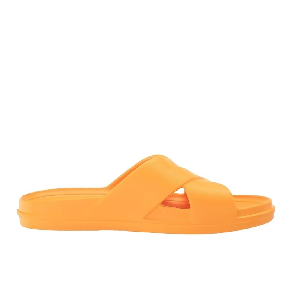 138745Findra+Pool+Slide.jpg
