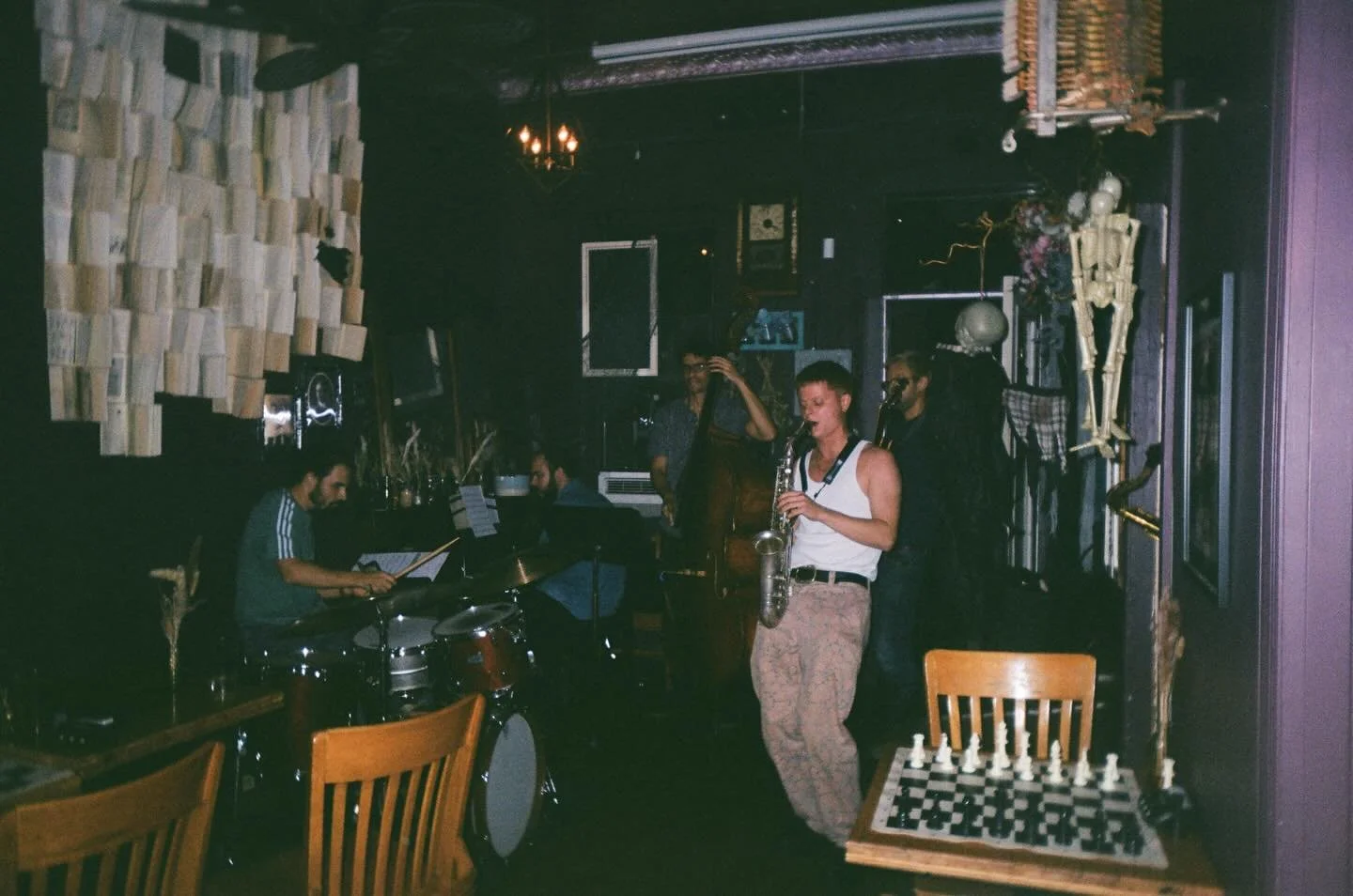 Happy New Year! Kicking 2026 off with a month of Mondays of live music at @filthydiamondbk in Bushwick. Sets at 9pm and 10:30pm, $10 suggested. Sponsored by @keyed__up. Sit-in during the second set and play chess throughout with @ridgewick.chess.