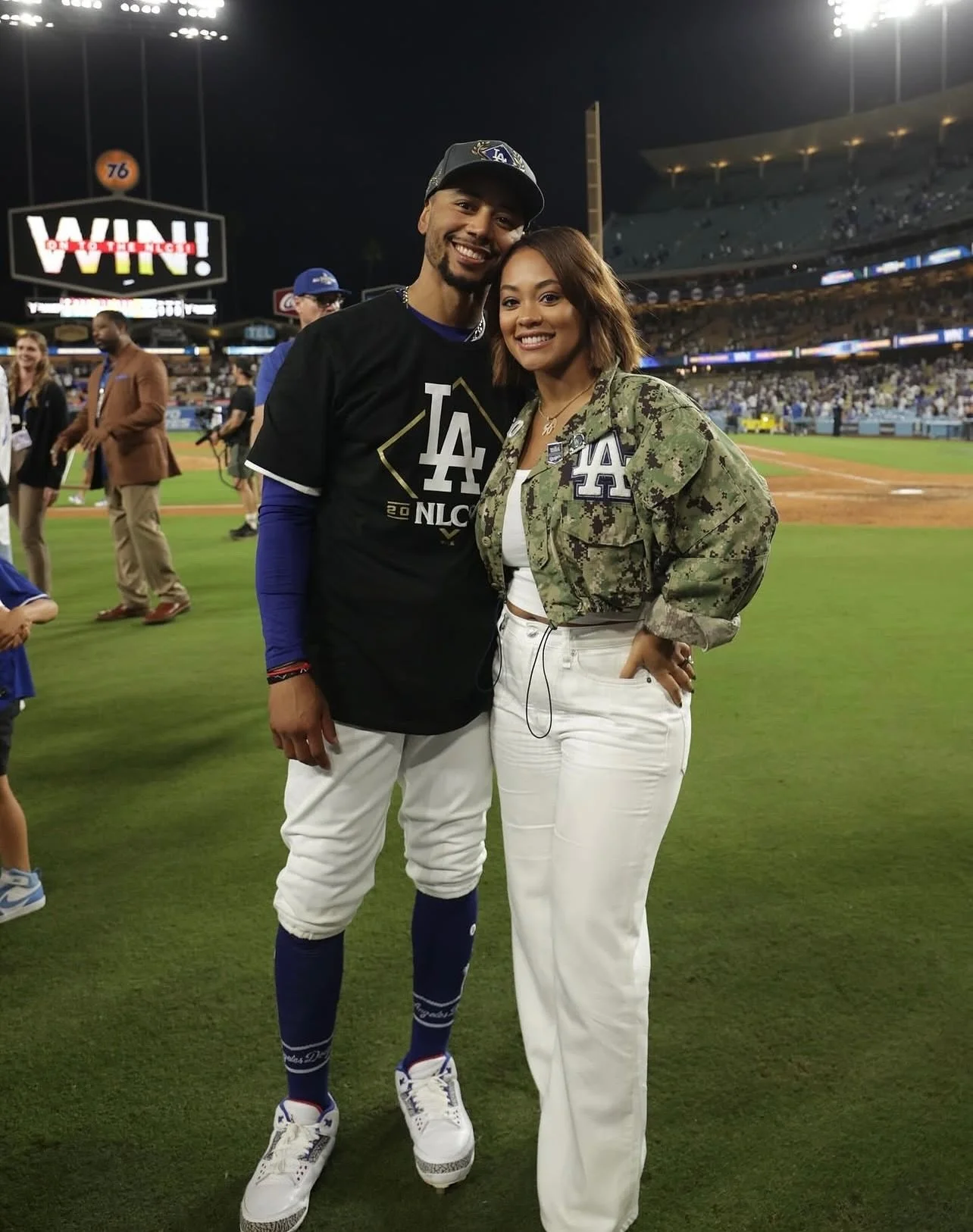 To Be Able To Design Game Day Outfits For Beautiful Mrs. Betts Was Worth Every Late Night✨ As A Dodger Fan &amp; Mookie Betts Being One Of My Favorite Players It Truly Feels Like A Blessing. Off To NLCS We Go With More To Come !!

Team Work Was 🔥 St