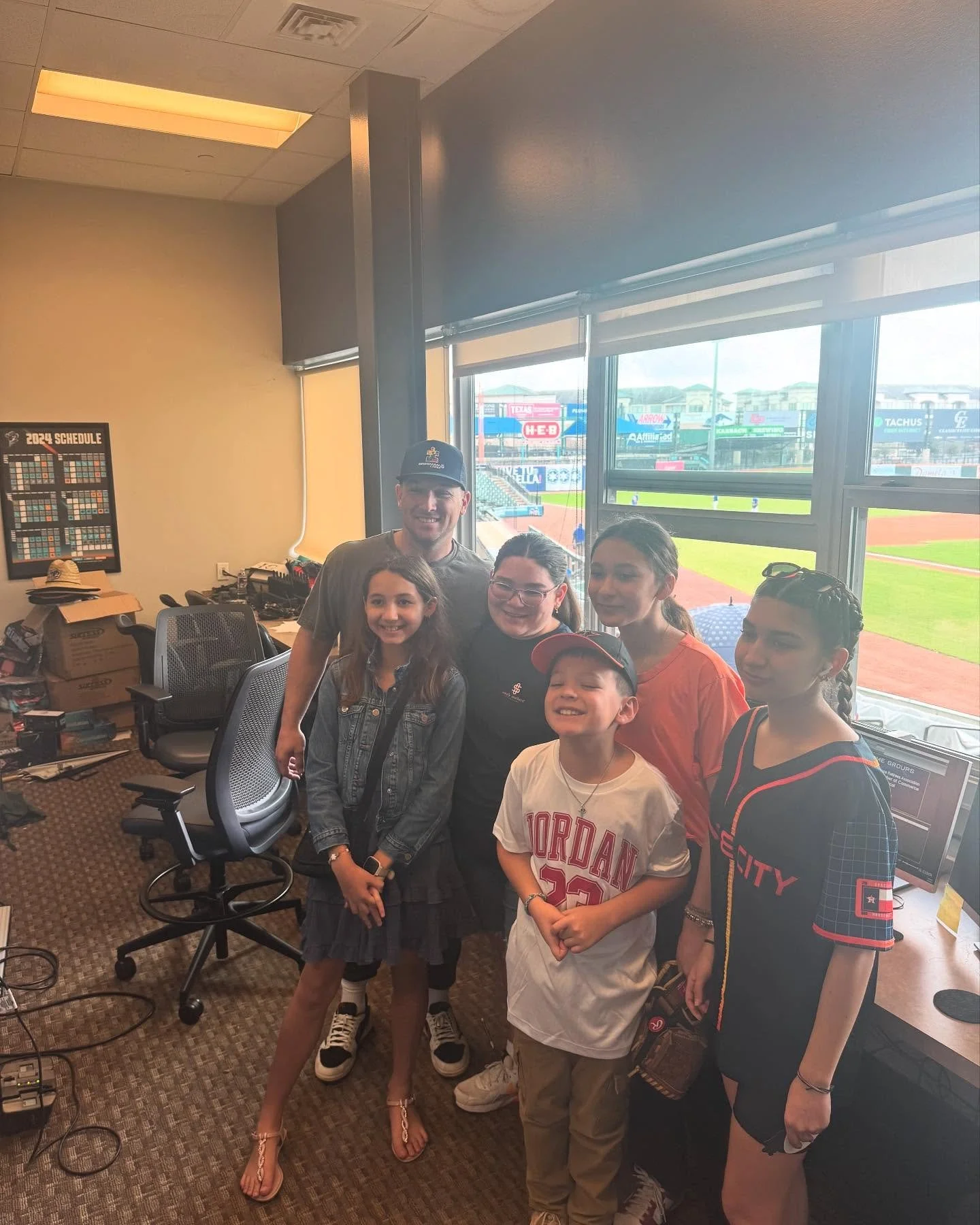 Game 8 was lit with some special guests as our PA Announcers. @abreg_1 @jennavalos @slspacecowboys @marcelo_ennes