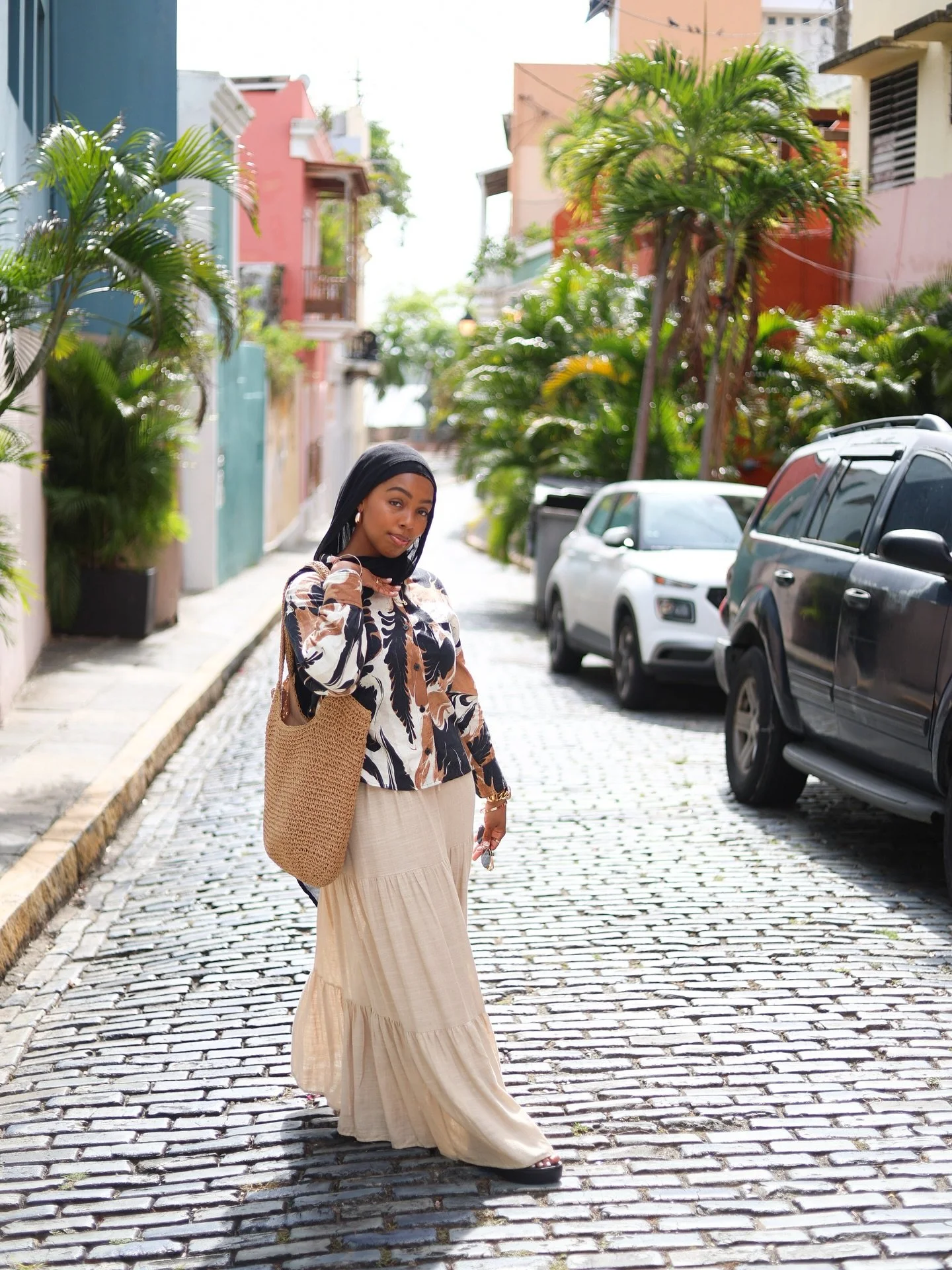 Felt like walking inside a painting. 
Every wall here felt alive. 🌴🌺✨