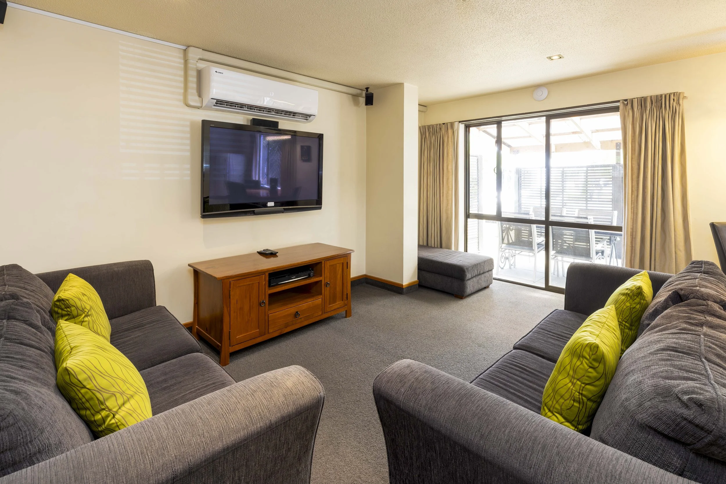 Airport Gateway Motel - 812-4.jpg