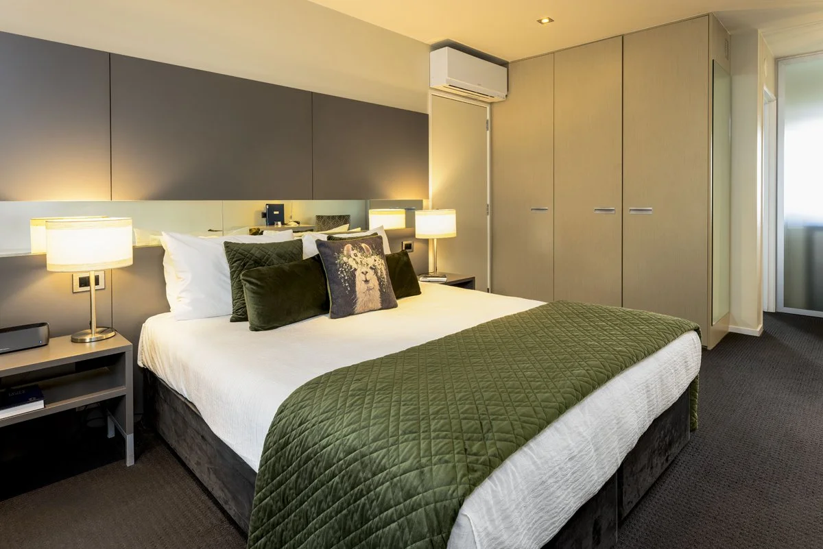Airport Gateway Motel - Room 504-6.jpg