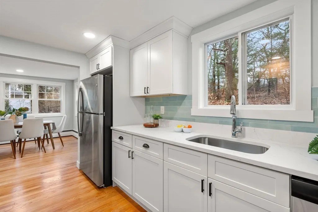 Kitchen 2.jpg