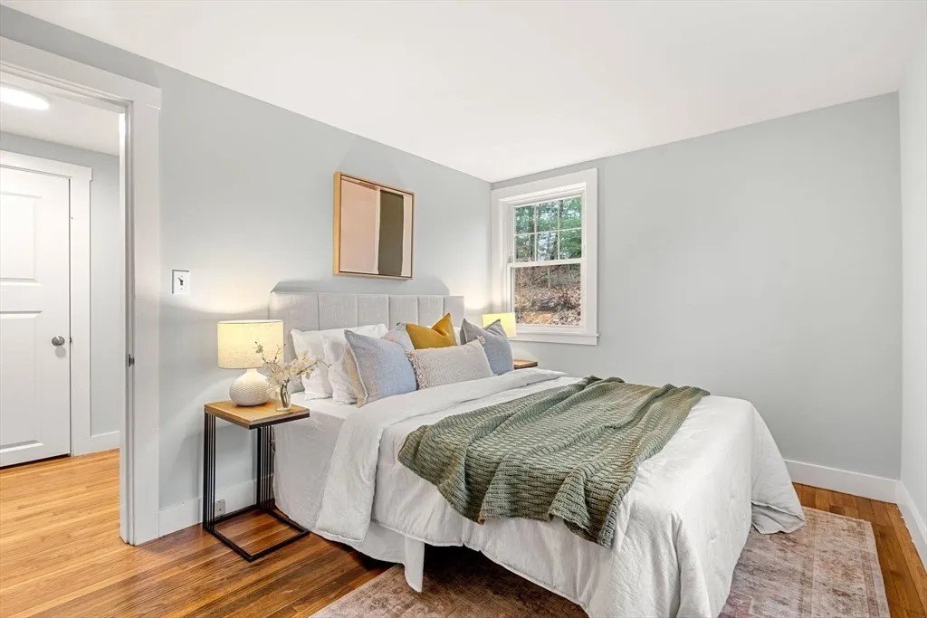 Bedroom Back.jpg