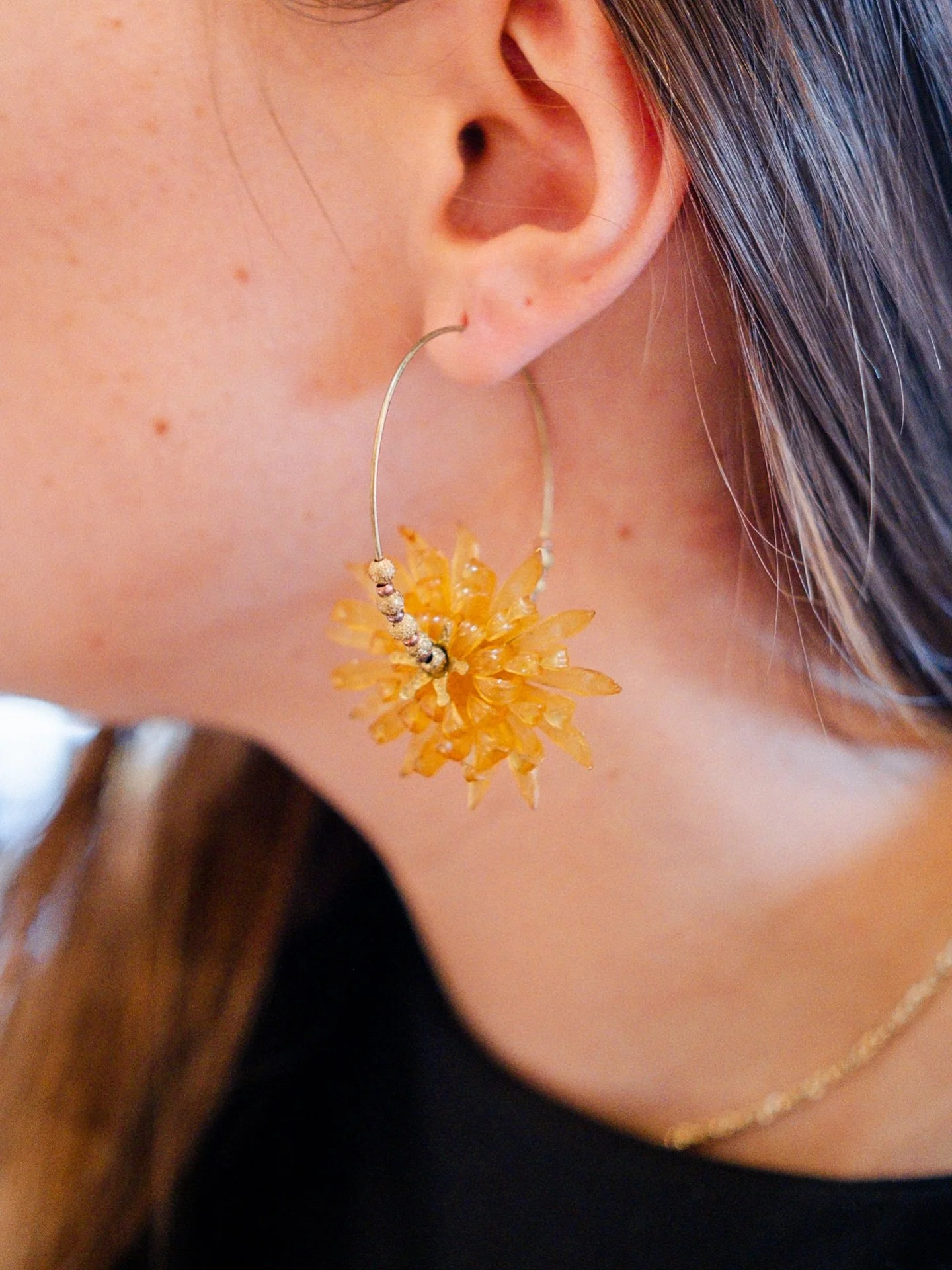 Gorgeous sculptural metals, glowing agates, a pop of citrus color, and leather for days. 

Stop in to Morlen Sinoway Atelier and consider your holiday gifting handled. 💛✨