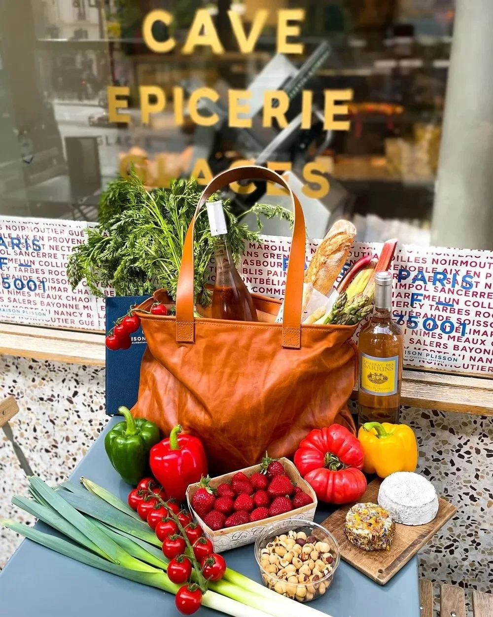 For the person on your list who values beauty and purpose. 🎁

Designed in France, @larfeuille_paris bags balance creativity, craftsmanship, and everyday function&mdash;perfect for someone who appreciates meaningful design this season.

Shop Larfeuil