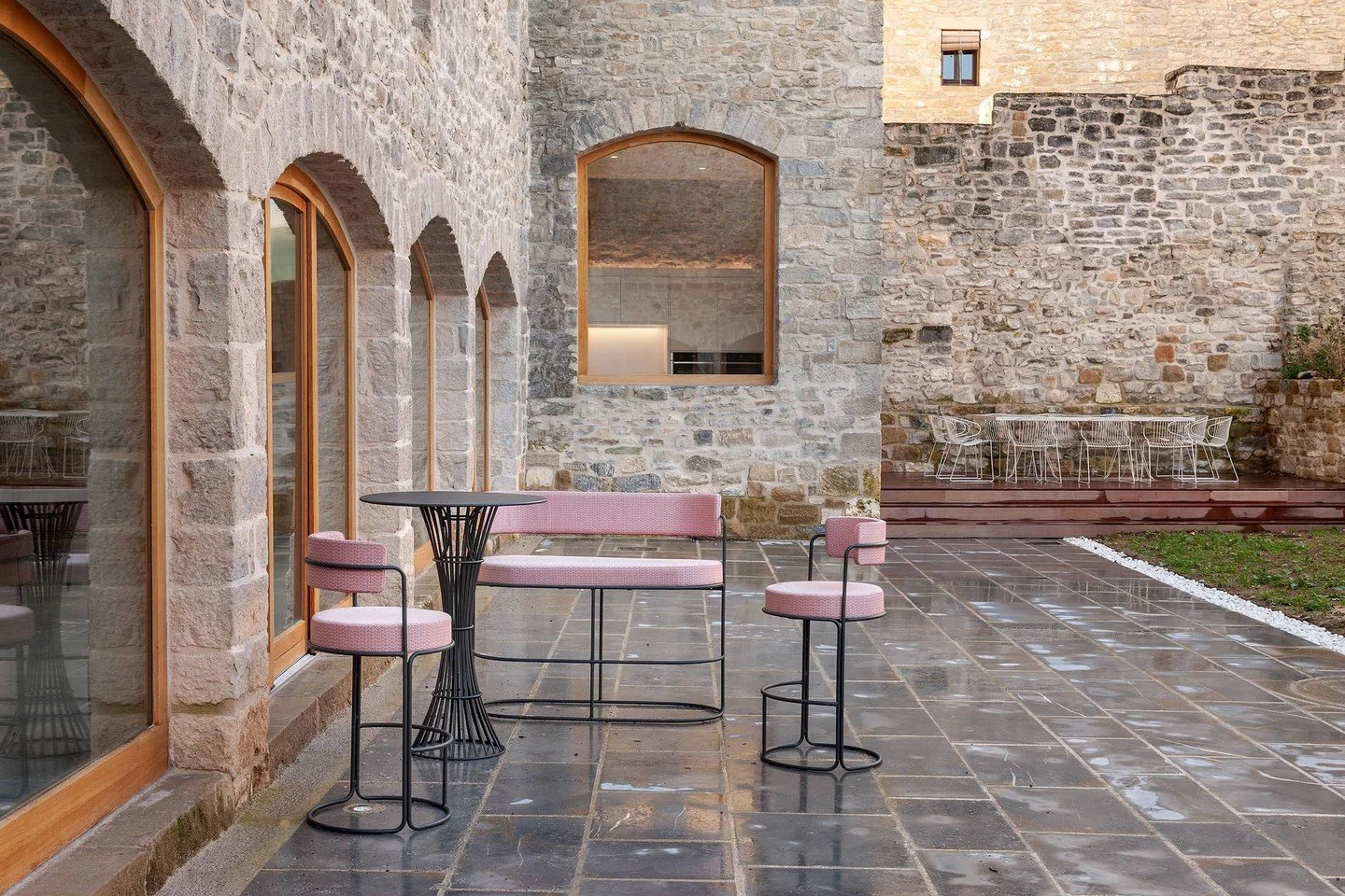 A little retro never hurt an outdoor space.

Paradiso by @isi_mar  brings a Miami Modern spirit to patios and terraces, with playful 1950s-inspired shapes and comfortable proportions that feel easy to live with.

If you&rsquo;re designing a space tha