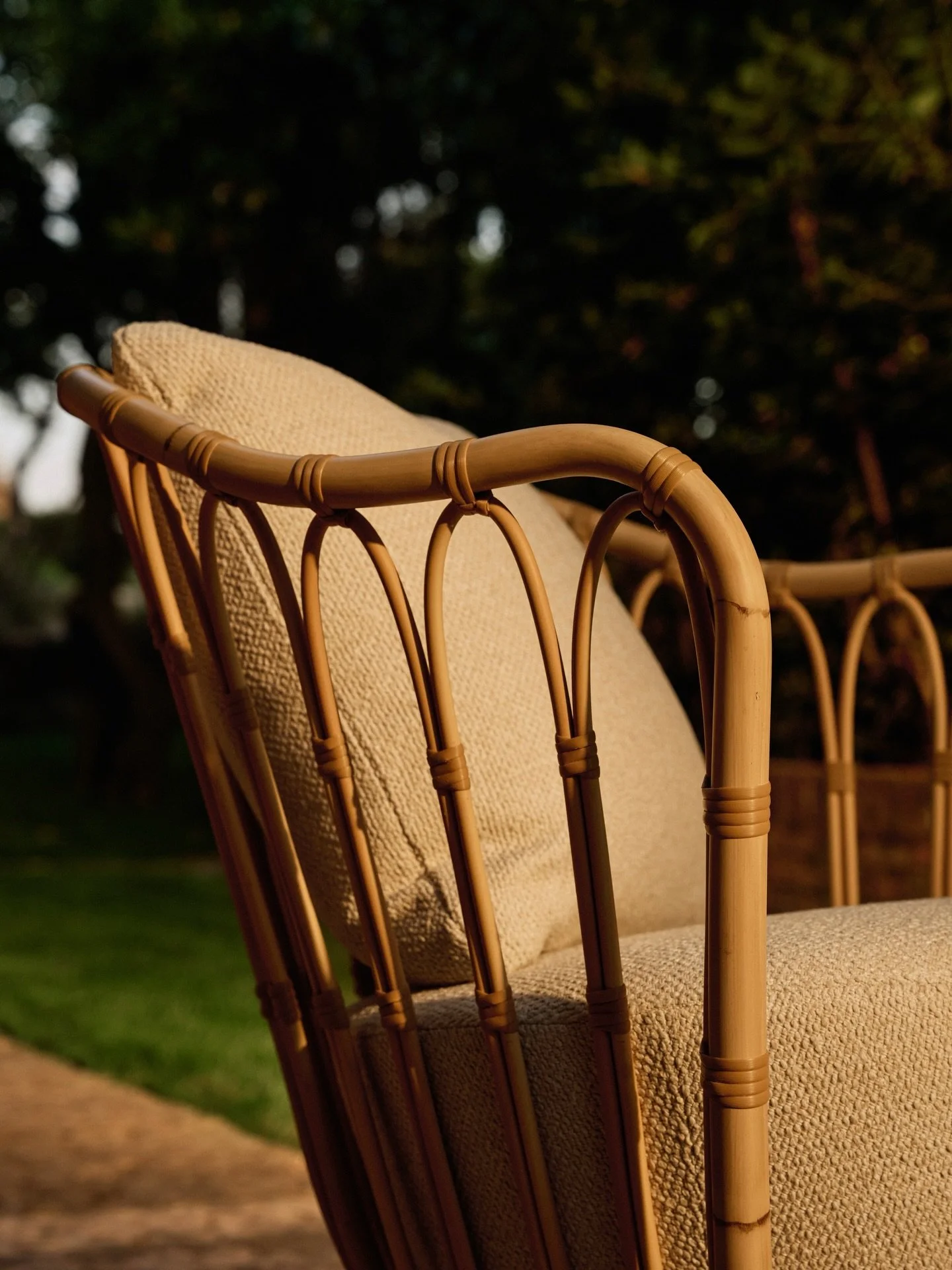 @gubiofficial Grace Lounge Chair, reimagined for outdoor living. ☀️

Originally drawn in 1936 by Tove Kindt-Larsen, its sculptural, nature-inspired form carries through with ease.

An icon, now made to live outside.

Curated for you at Morlen Sinoway