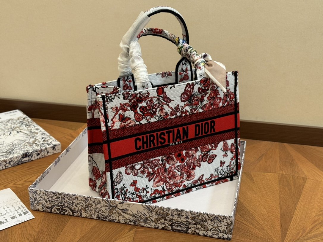 Dior red.jpeg