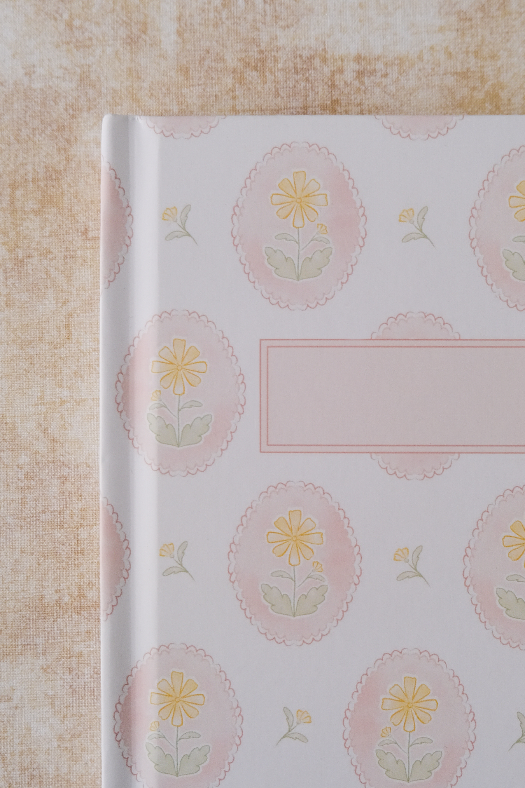 Daisy_Notebook_Detail.png