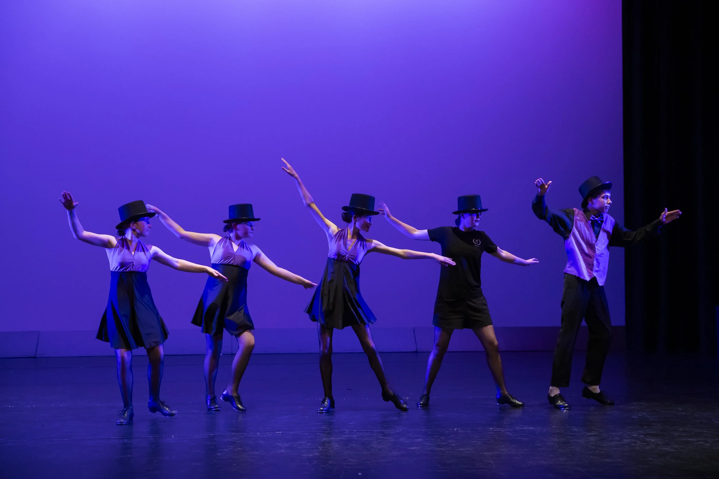 Putting on the Rtz.jpg