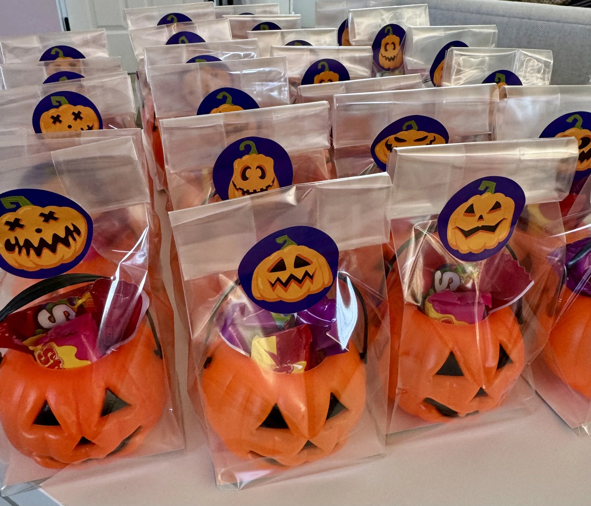 Halloween Trick-or-Treat Pumpkins (FRUIT CANDY)