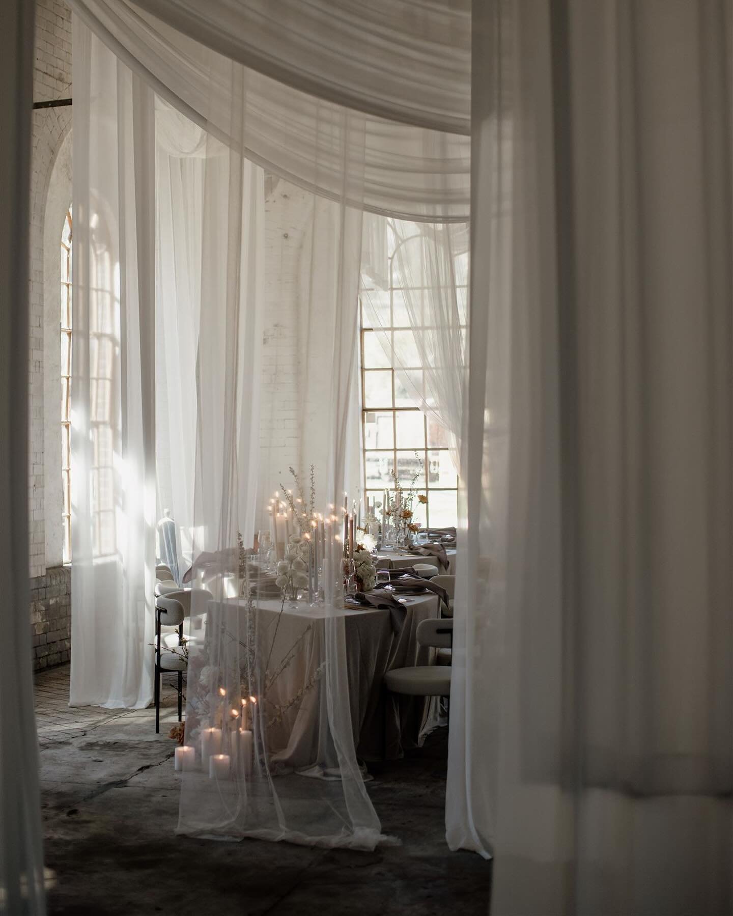 I had been dreaming of ethereal shoot for quite some time and I&rsquo;m so excited to now be sharing it with you ✨ 
Thank you to an amazing group of vendors that pulled all of this together, and to my friends @scottsurplicephotography and @guijorgeph