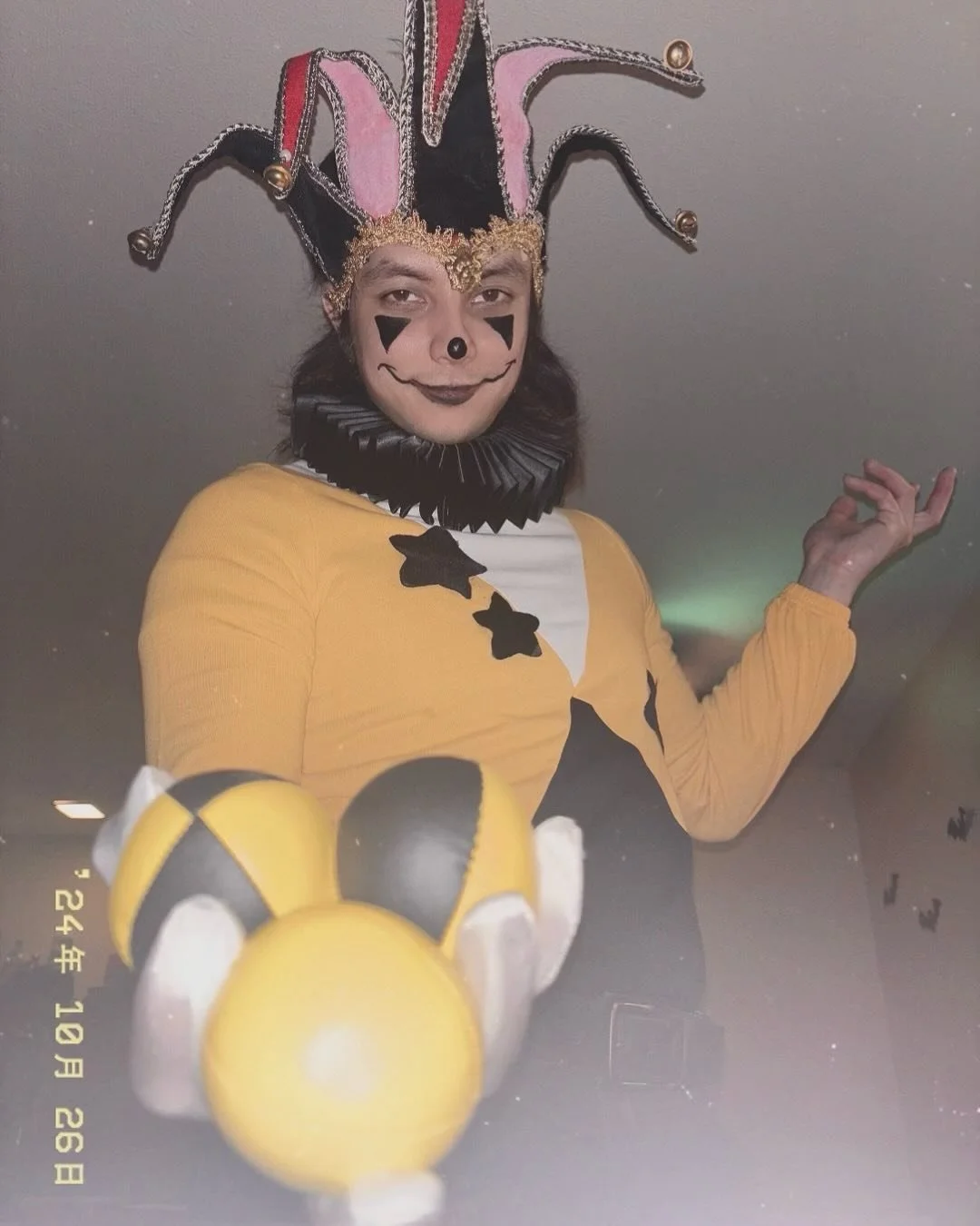 October 26, 2024

A Halloween Party

Costumes, Guitar Hero, tarot readings, Jell-o shots, beer pong, pull ups, smoking, dancing, and pin the penis on the Skelton. I dressed as a shooting star.
🔫🌠🔪🤡🍺🎸🍃👸🦖🏏🏎️⛹️&zwj;♂️