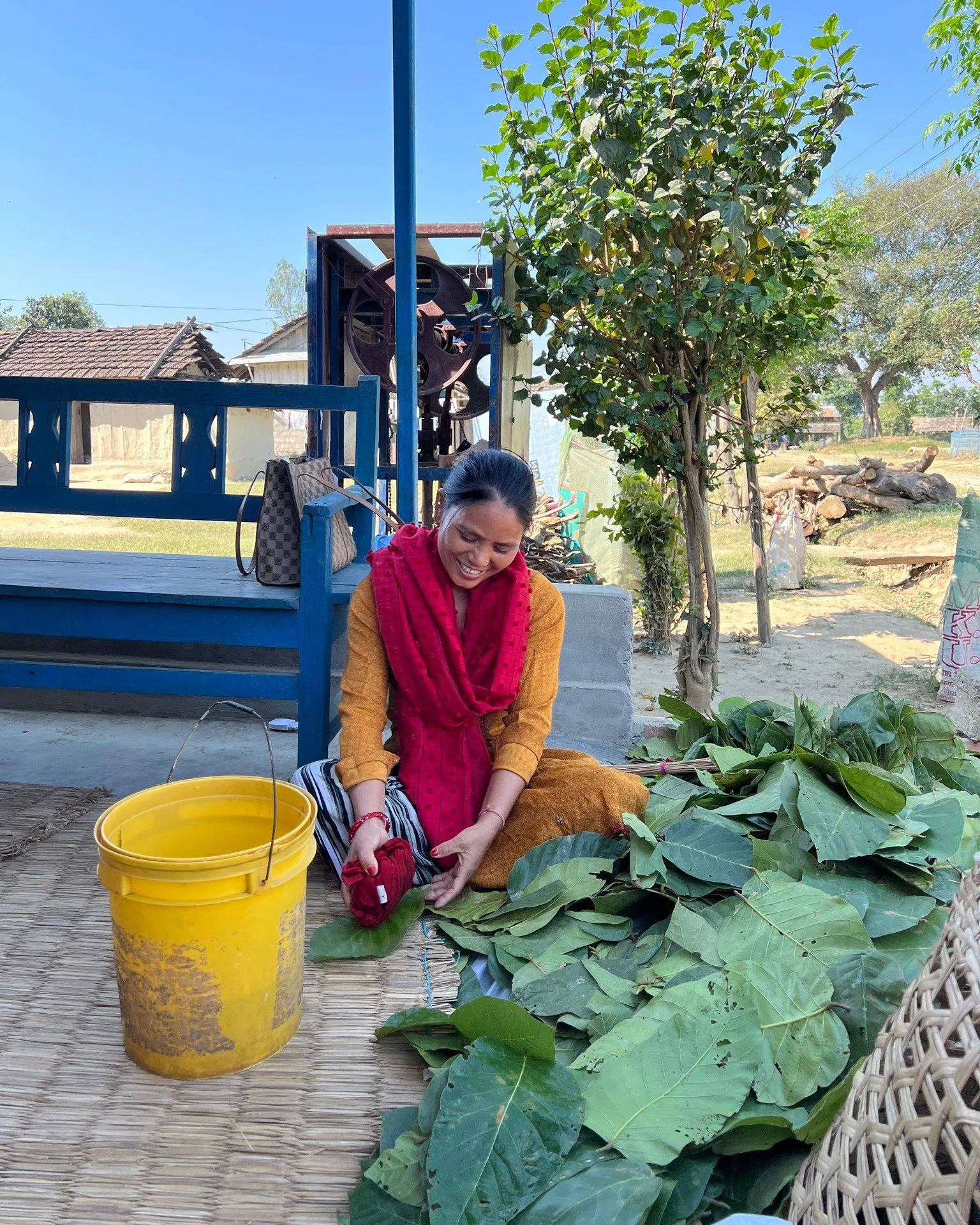 We started with a five-day business planning course where each participant built her own plan—costs, customers, cash flow. On request from the women, we added two more hands-on workshops (5+5 days) focused on leaf-plate production, hosted in Ka
