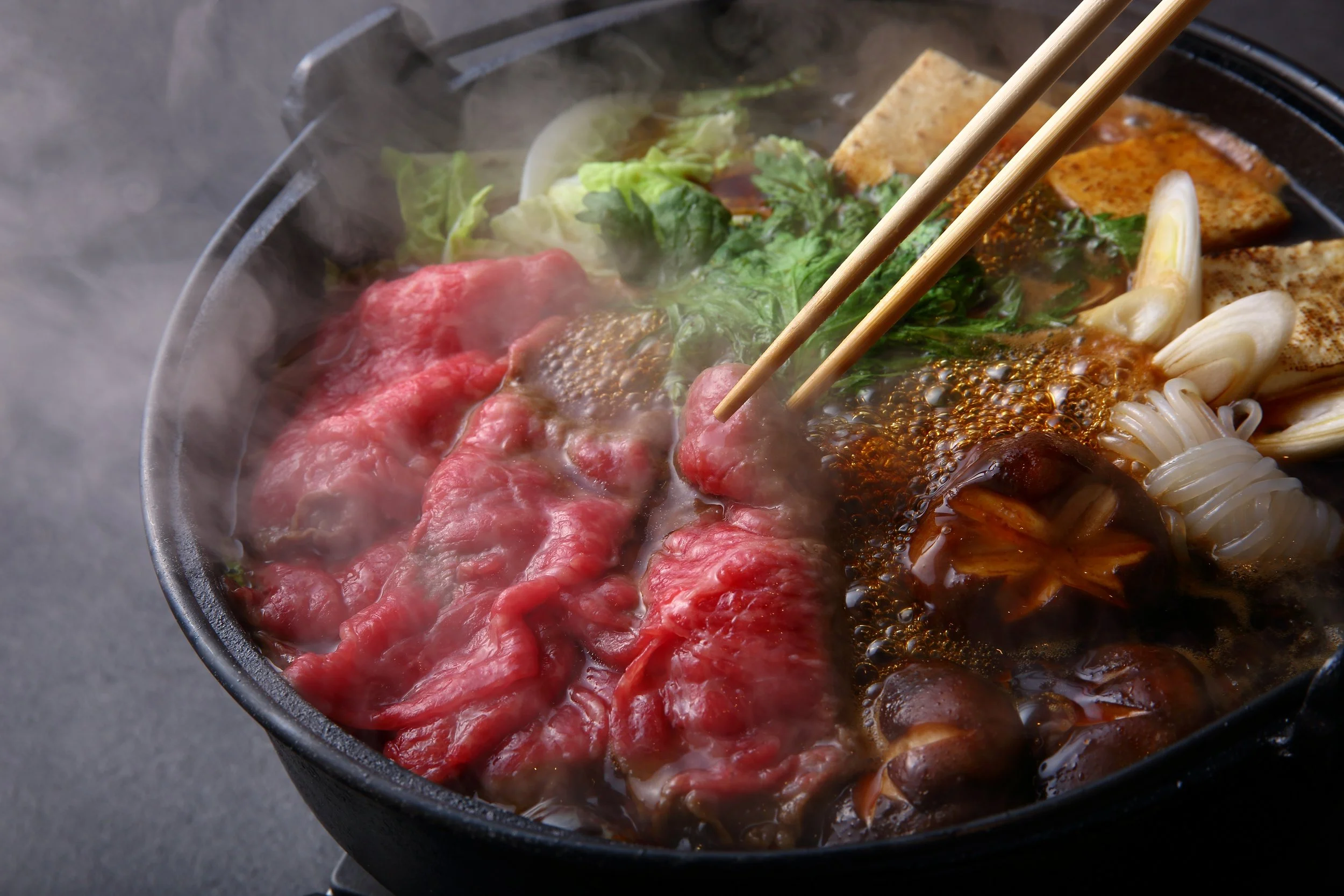 Japanese-beef-hot-pot-1084473926_5760x3840.jpeg