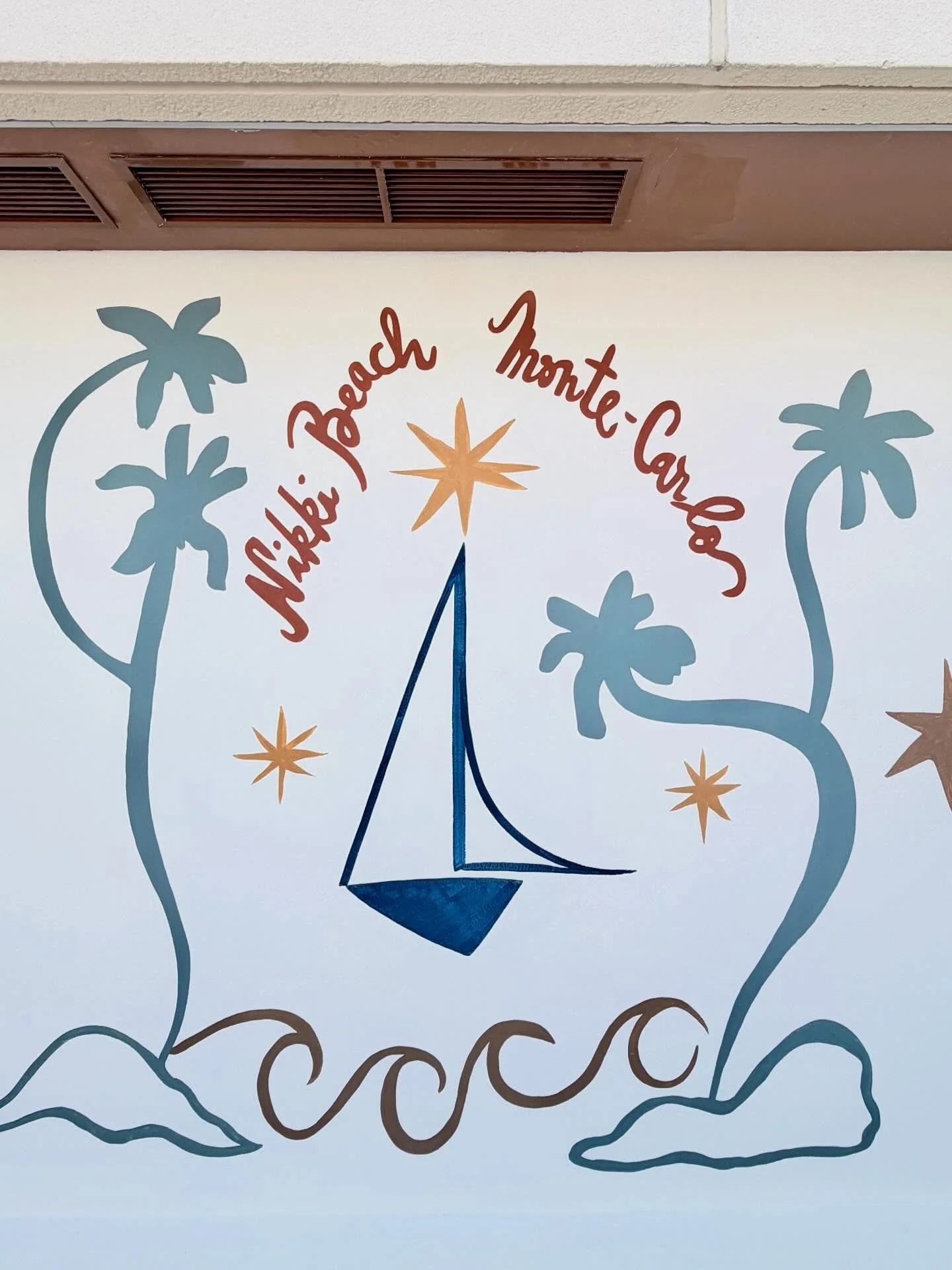 Hey there, wishing the @nikkibeachmontecarlo a great new season opening ! 🎉 🍾🎊

I feel so lucky 🍀 
Being able to create and paint a unique mural facing the sea during 2 weeks, it was a dream. 

Thanks to the best people who made it possible 💪🏻?