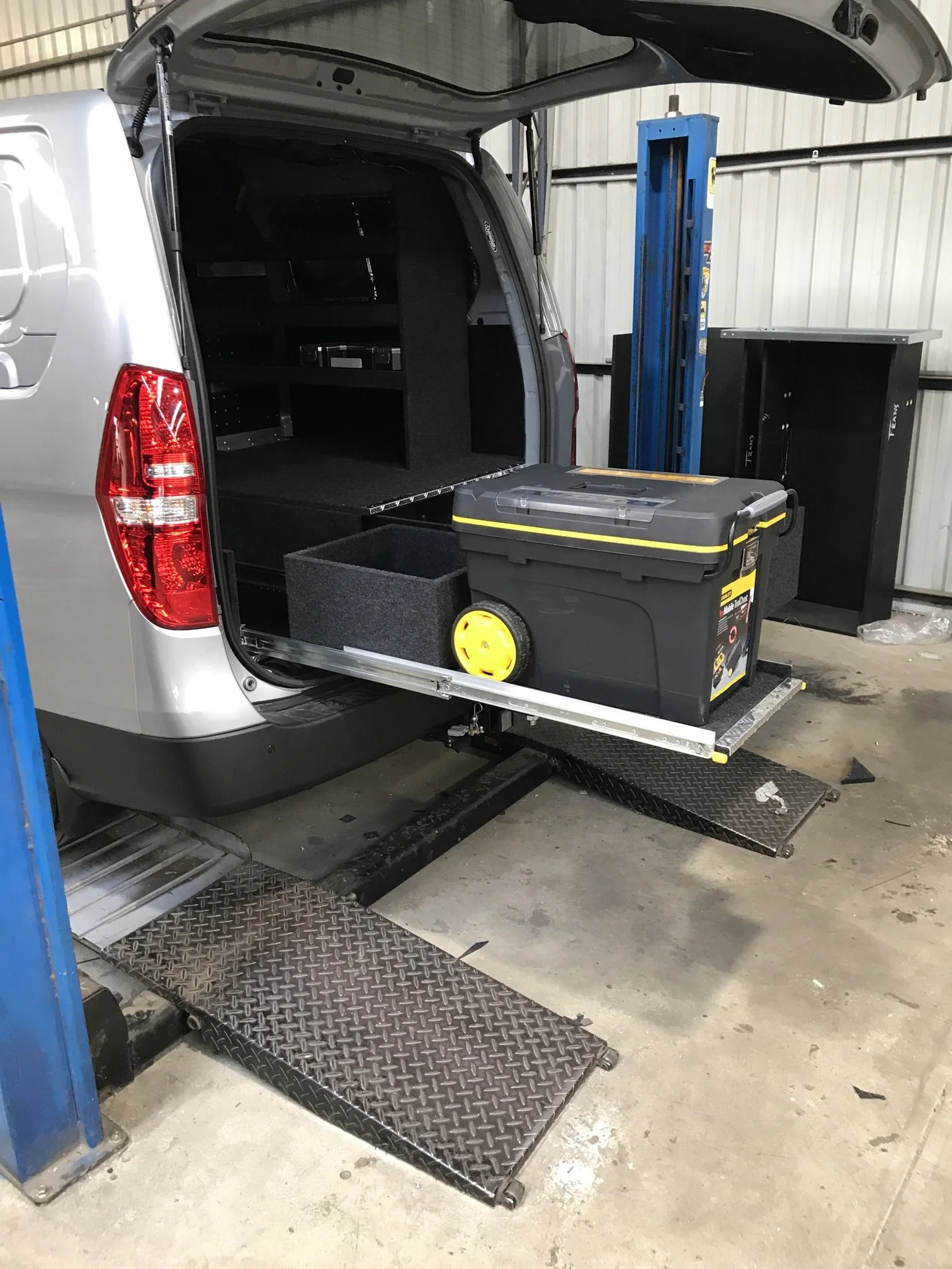 VAN GALLERY — Lawson Automotive