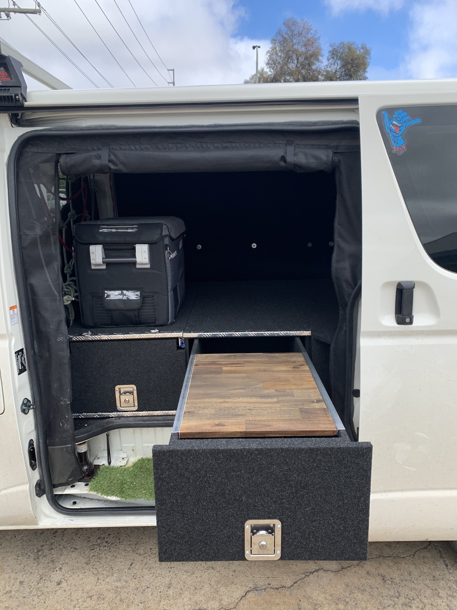 hiace6.jpeg