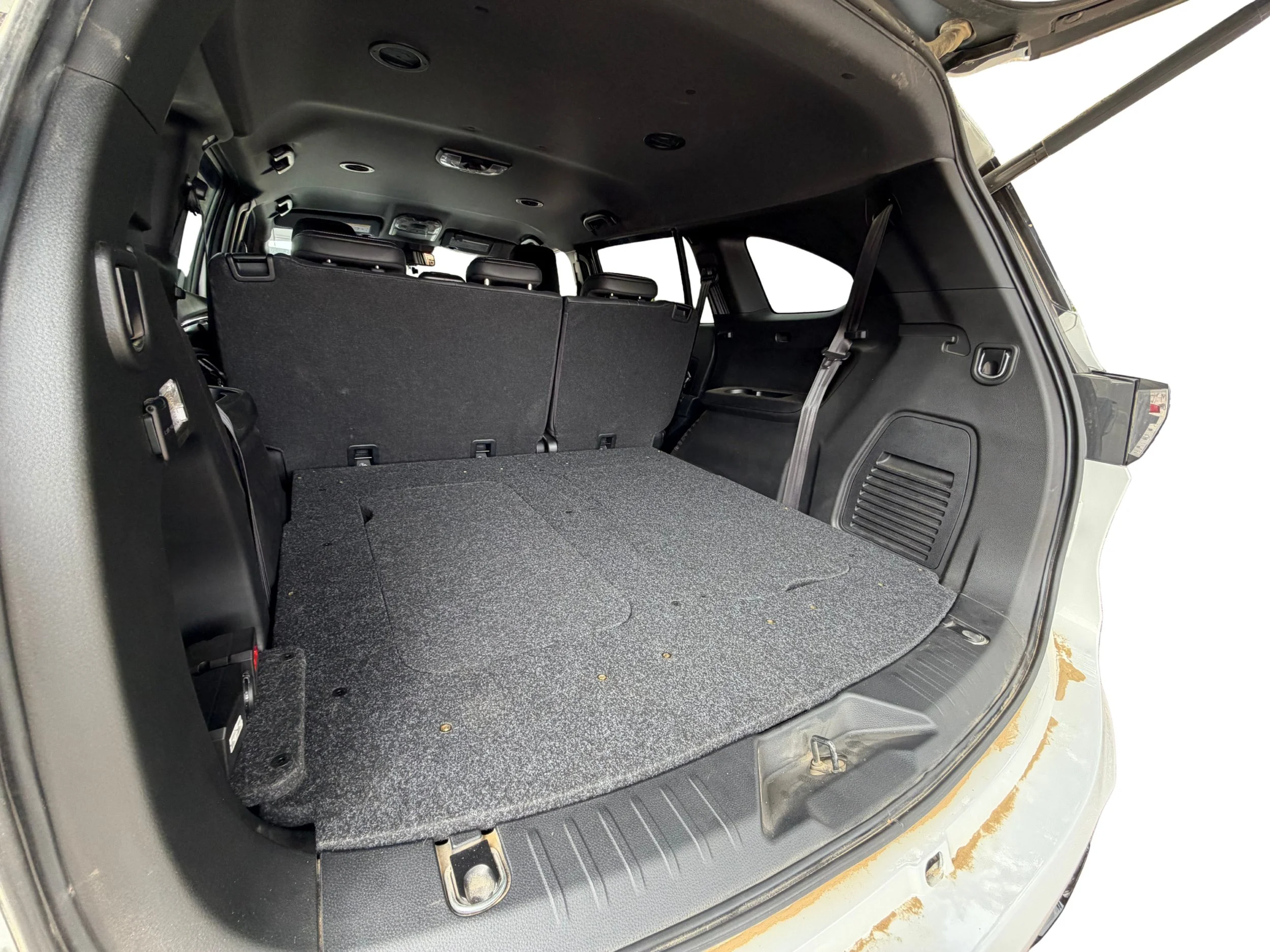 Integrated lithium battery and Redarc Alpha charger mounted under floor.jpg